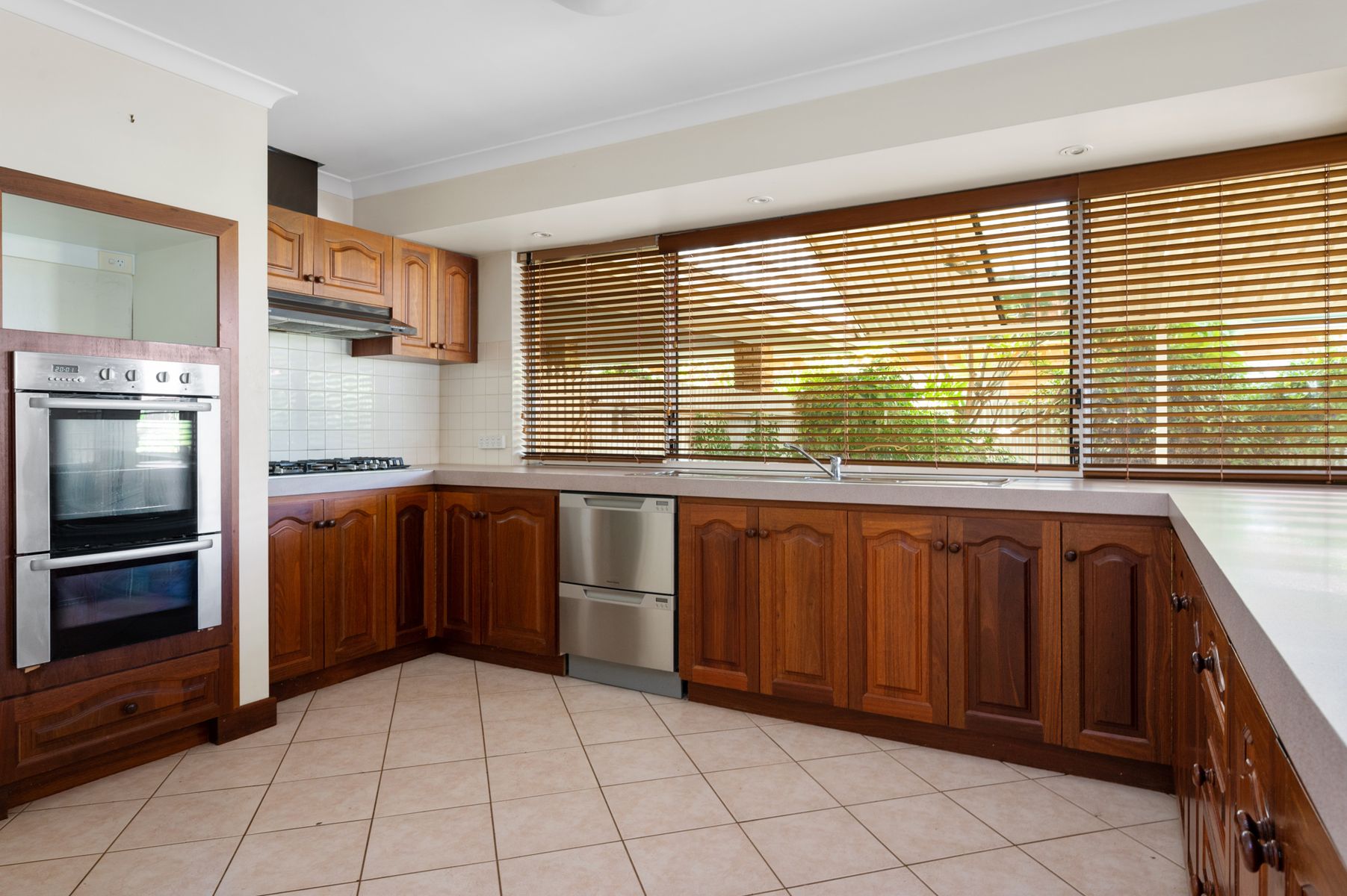 5 Riverina Way, Hannans WA 6430, Hannans - Thumbnail 5
