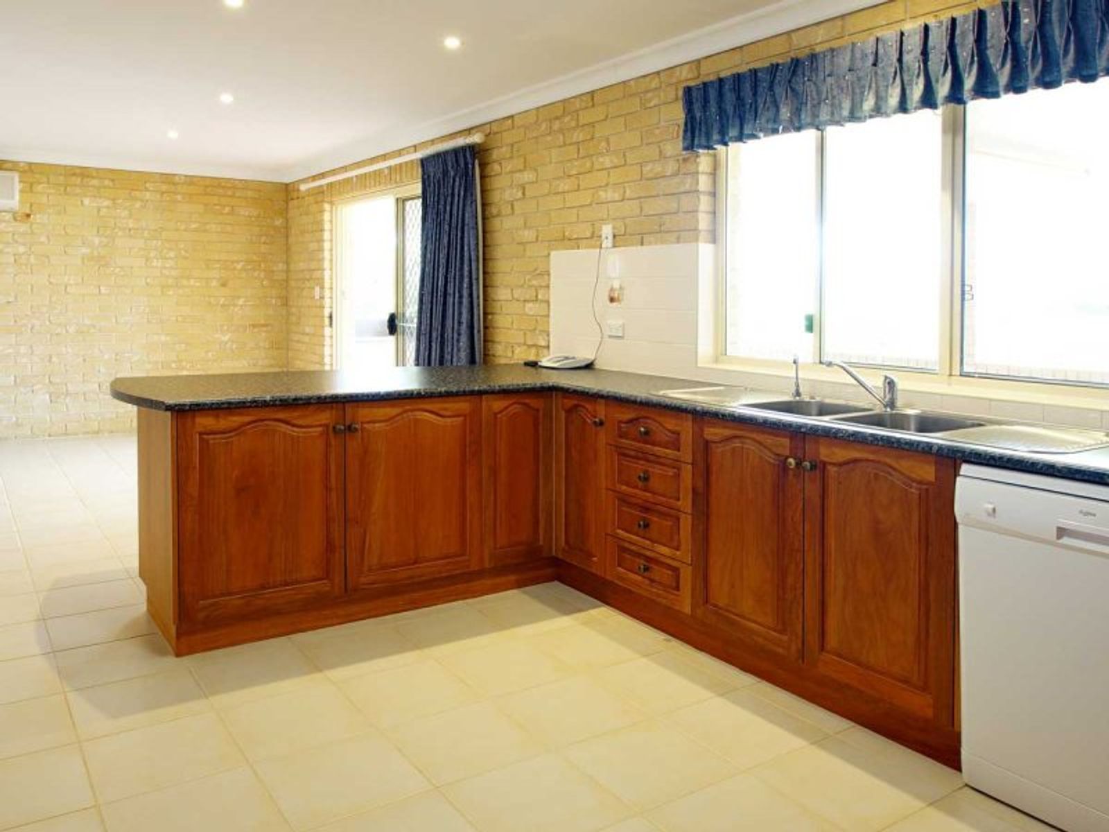 9 Lakeside Drive, Casino - Thumbnail 8