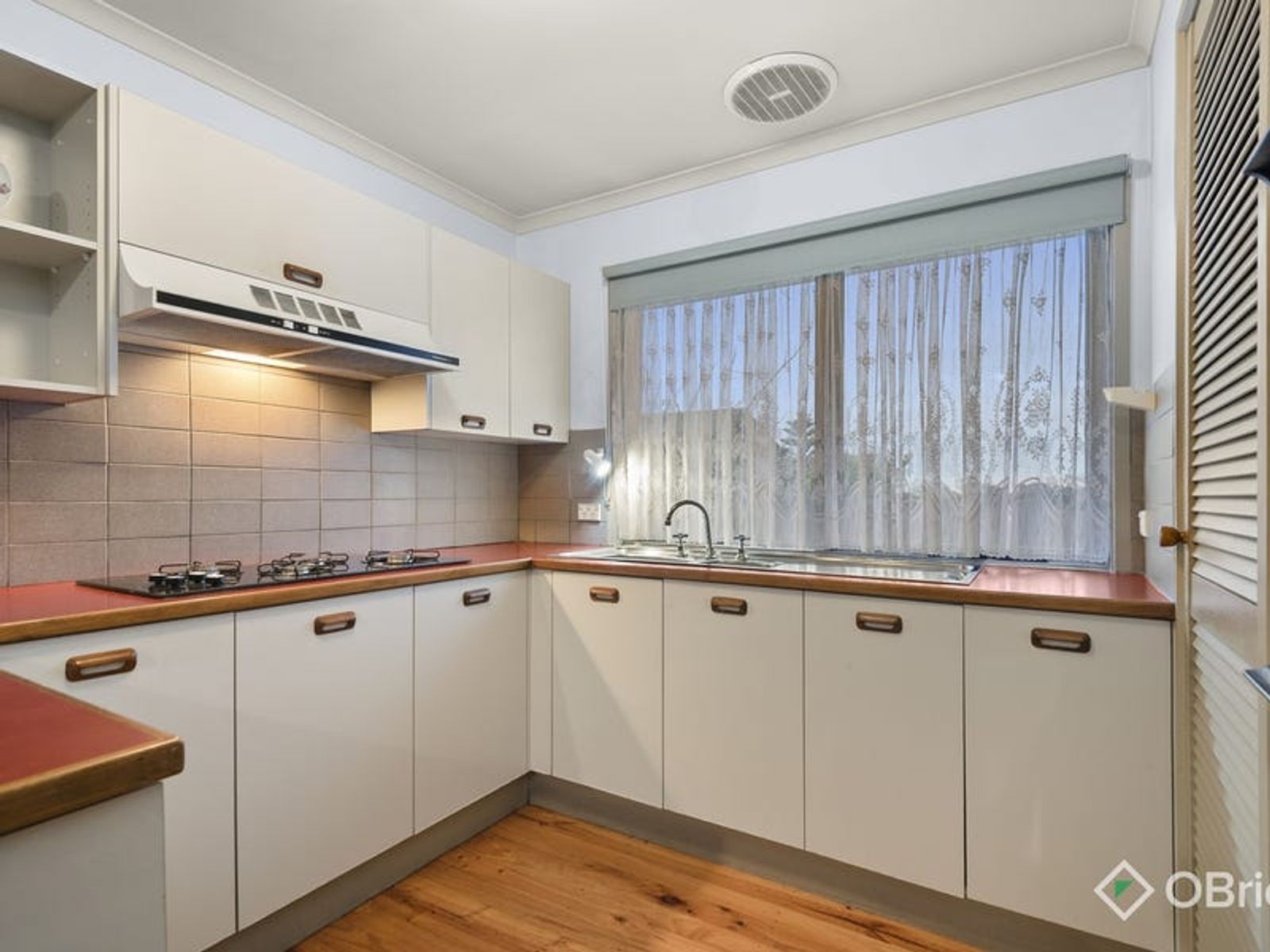 112 John Fawkner Drive, Endeavour Hills, VIC 3802, Endeavour Hills - Thumbnail 4