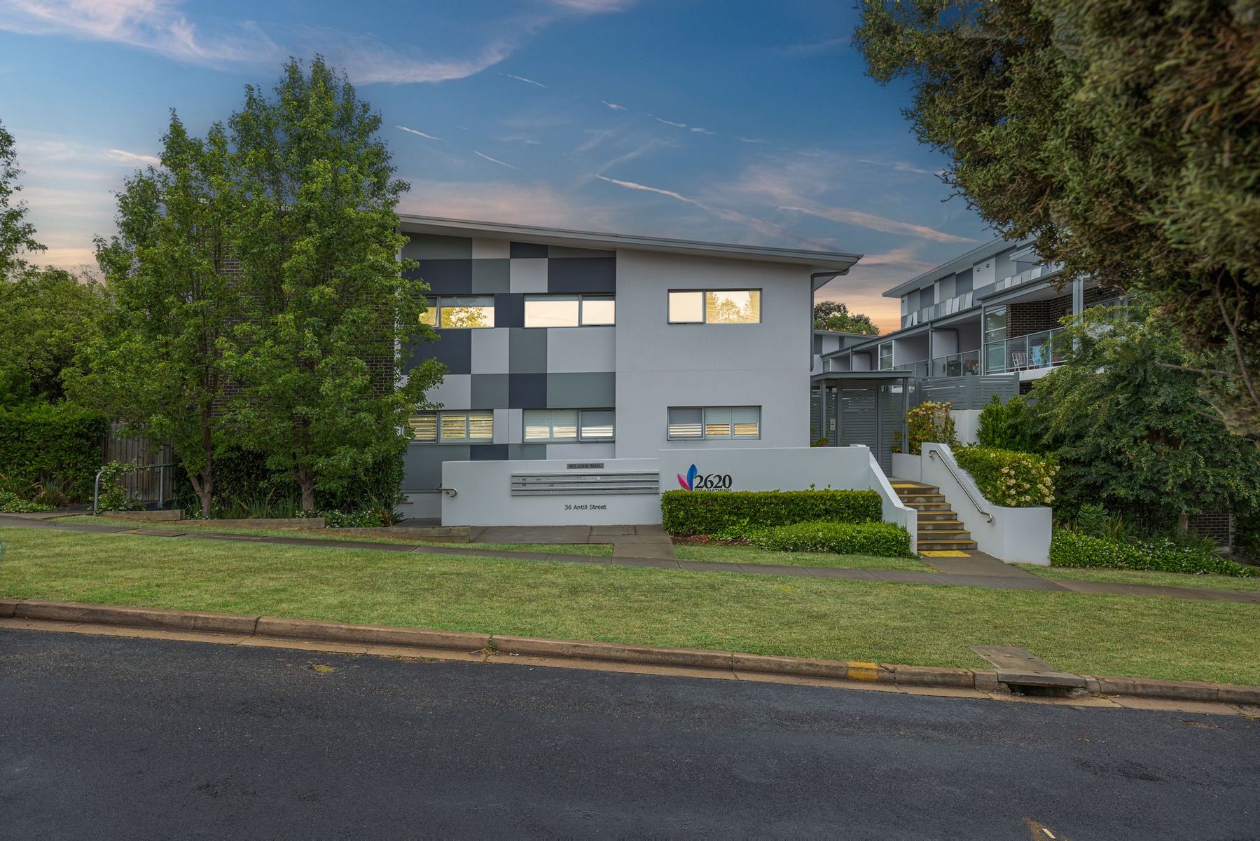8/36 Antill Street, Queanbeyan - Thumbnail 2
