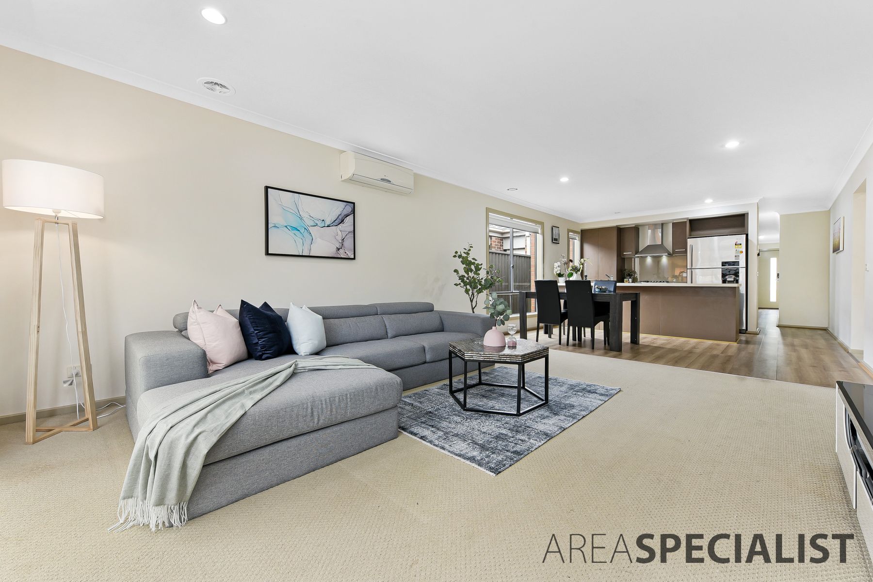 32 Jupiter Crescent, Cranbourne West, VIC 3977, Cranbourne West - Thumbnail 6
