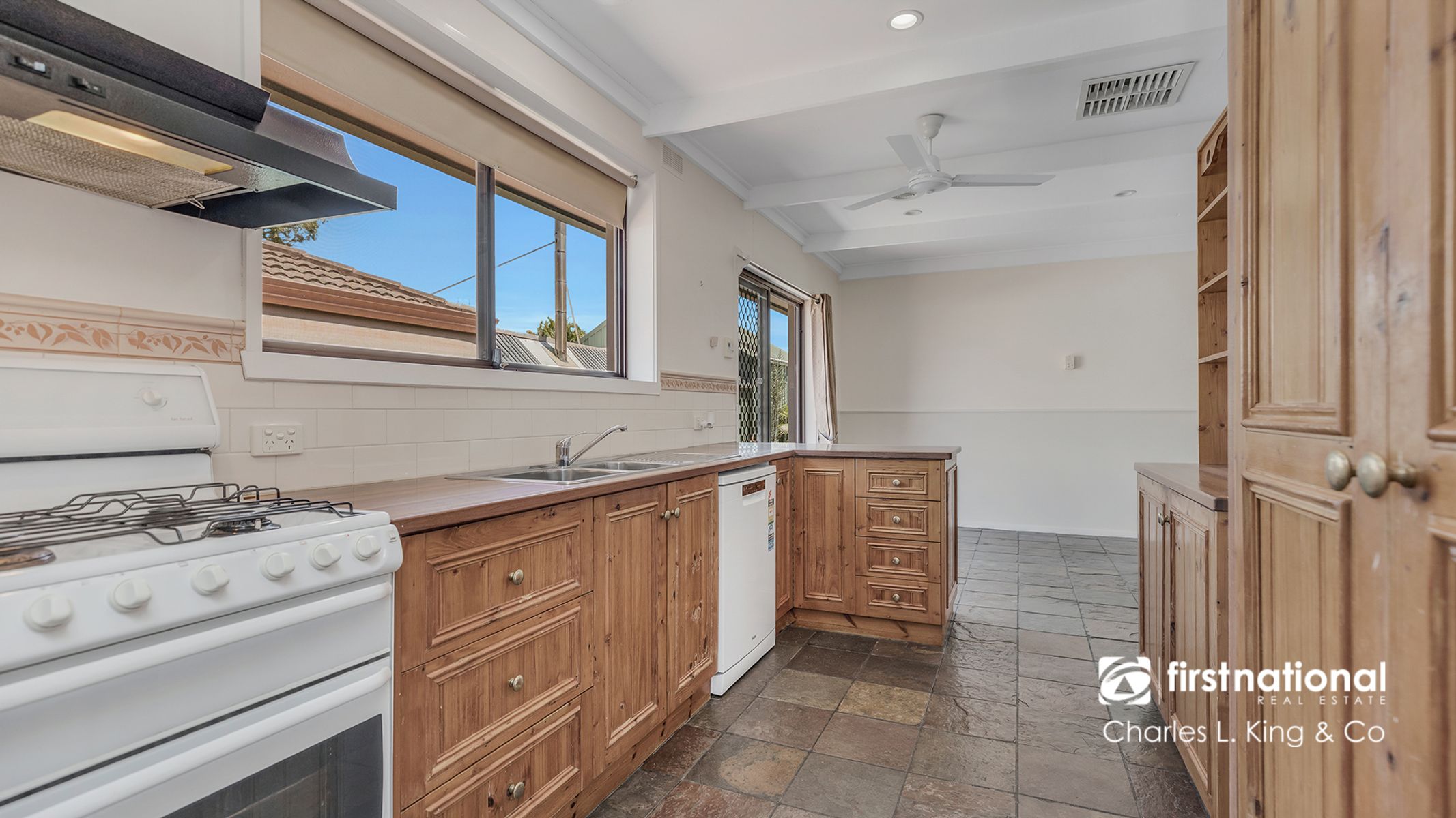 99 Campaspe Esplanade, Echuca VIC 3564, Echuca - Thumbnail 8