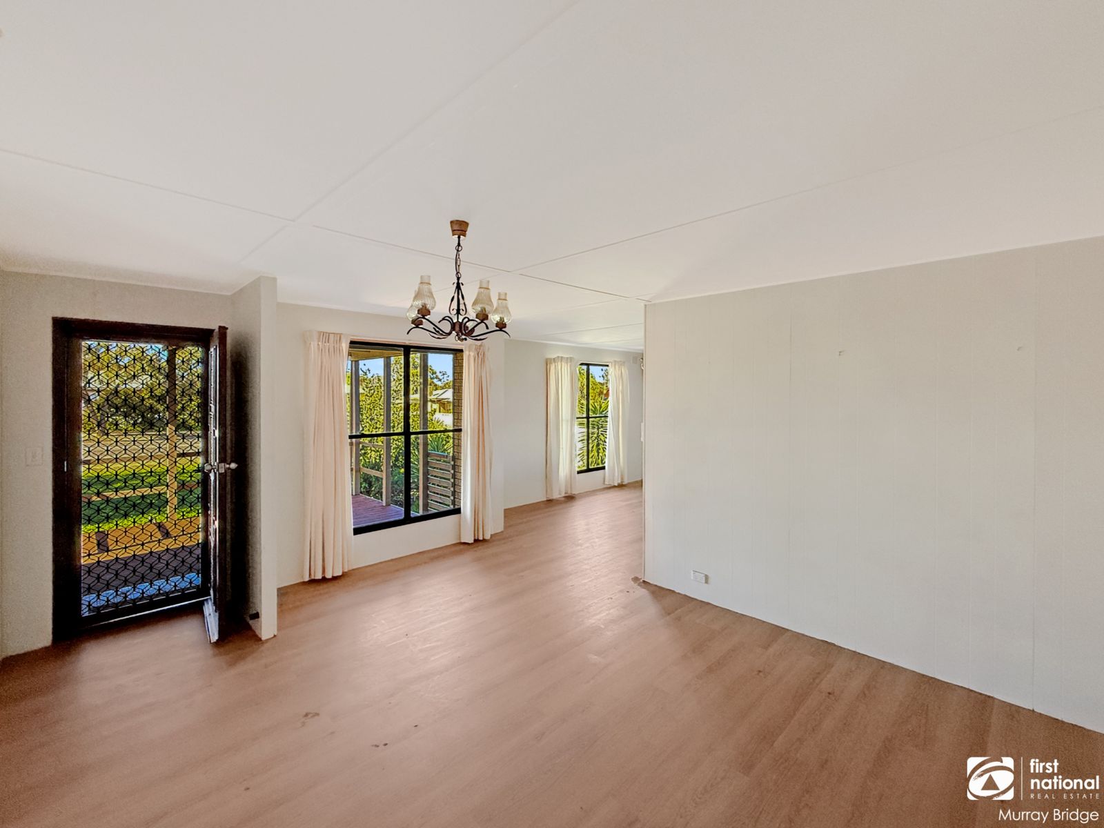 65 Standen St, Murray Bridge SA 5253, Murray Bridge - Thumbnail 2