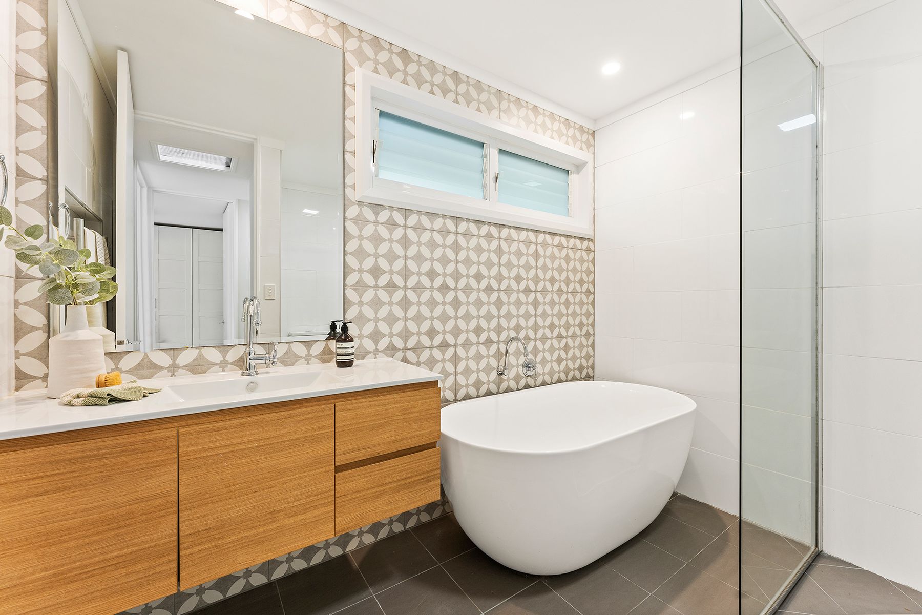 16 Valley Drive, Figtree NSW 2525, Figtree - Thumbnail 8