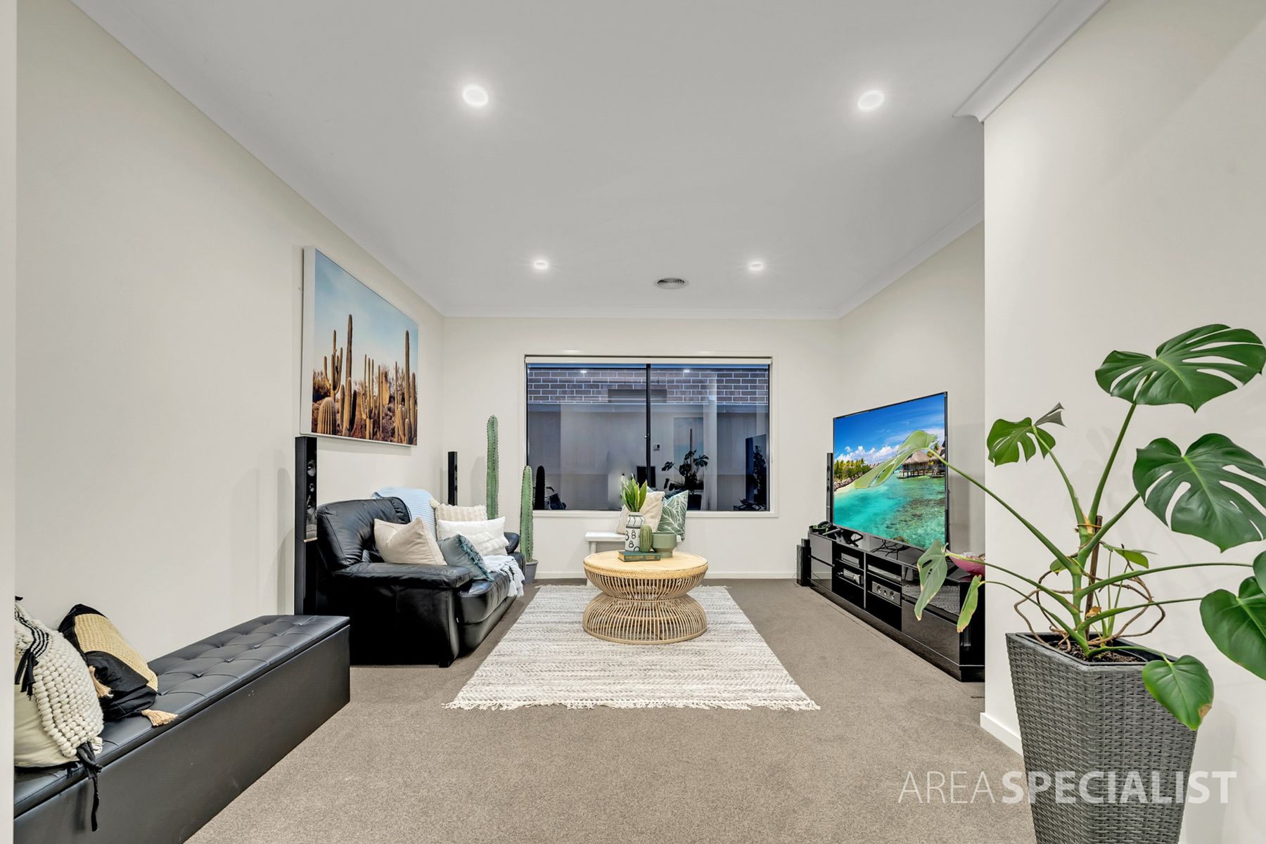 8 Carlyle Crescent, Clyde North, VIC 3978, Clyde North - Thumbnail 5