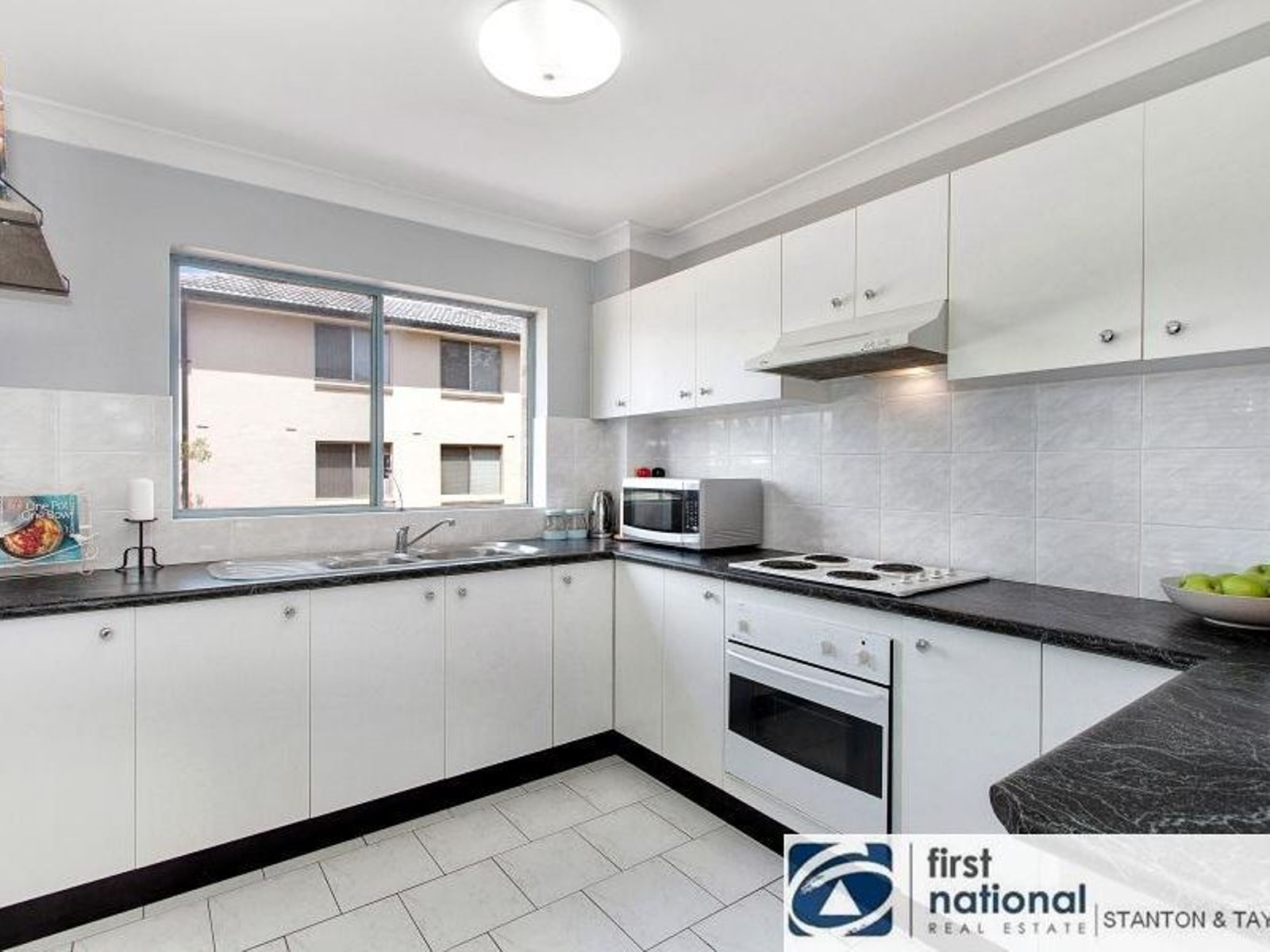 1/49-51 King Street, Penrith - Thumbnail 2