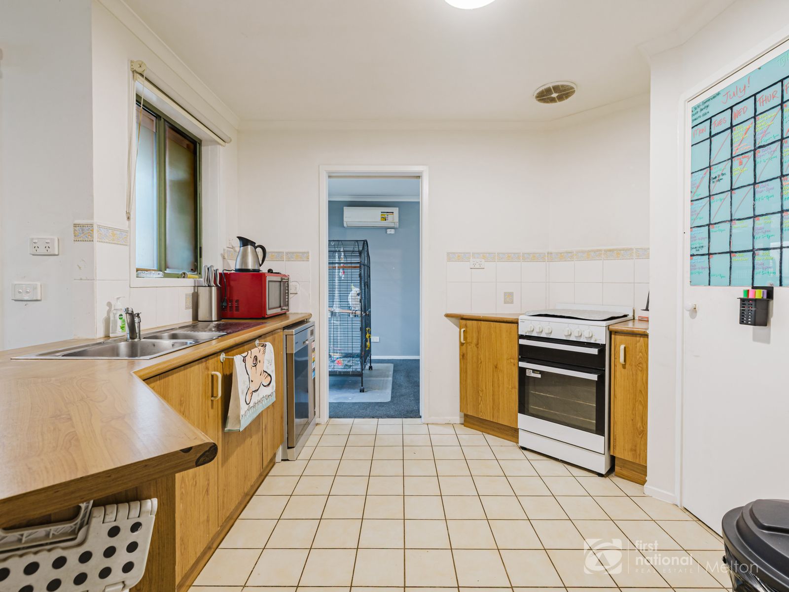12 Oakfield Court, Melton South VIC 3338, Melton South - Thumbnail 4