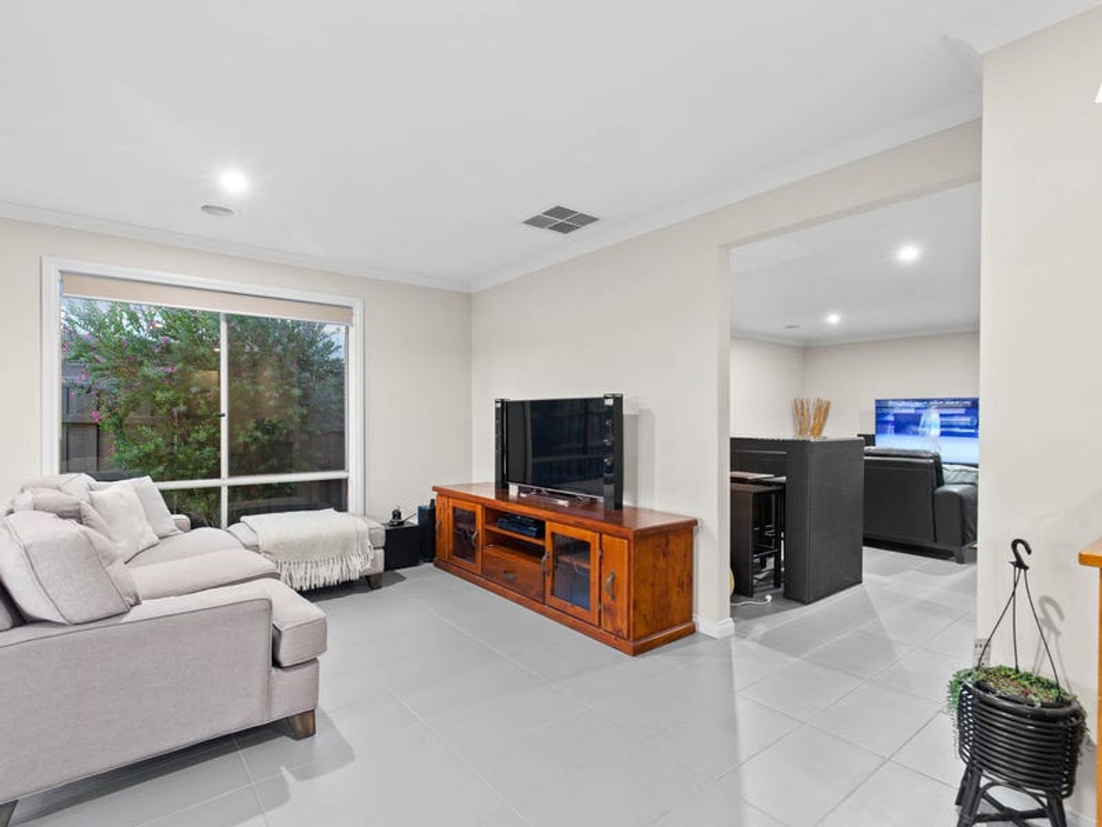 11 Stockhaven Circuit, Langwarrin, VIC 3910, Langwarrin - Thumbnail 4