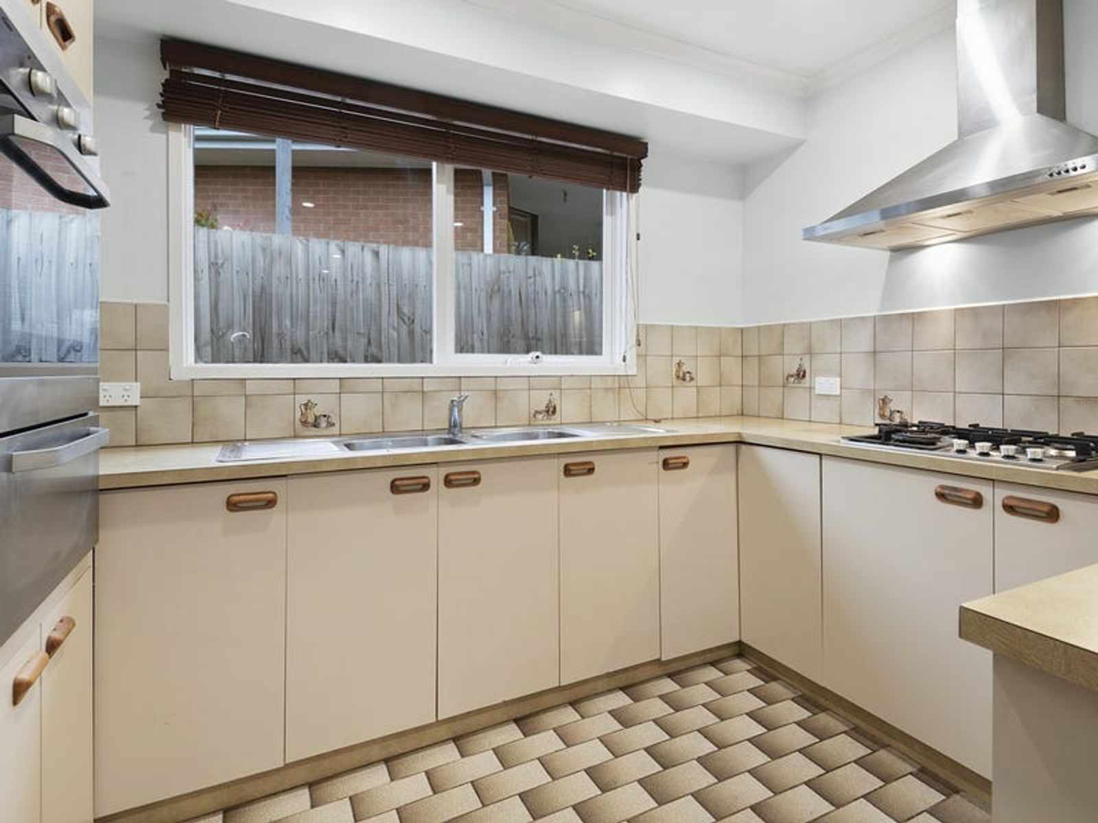 10 Glencaple Court, Endeavour Hills, VIC 3802, Endeavour Hills - Thumbnail 4