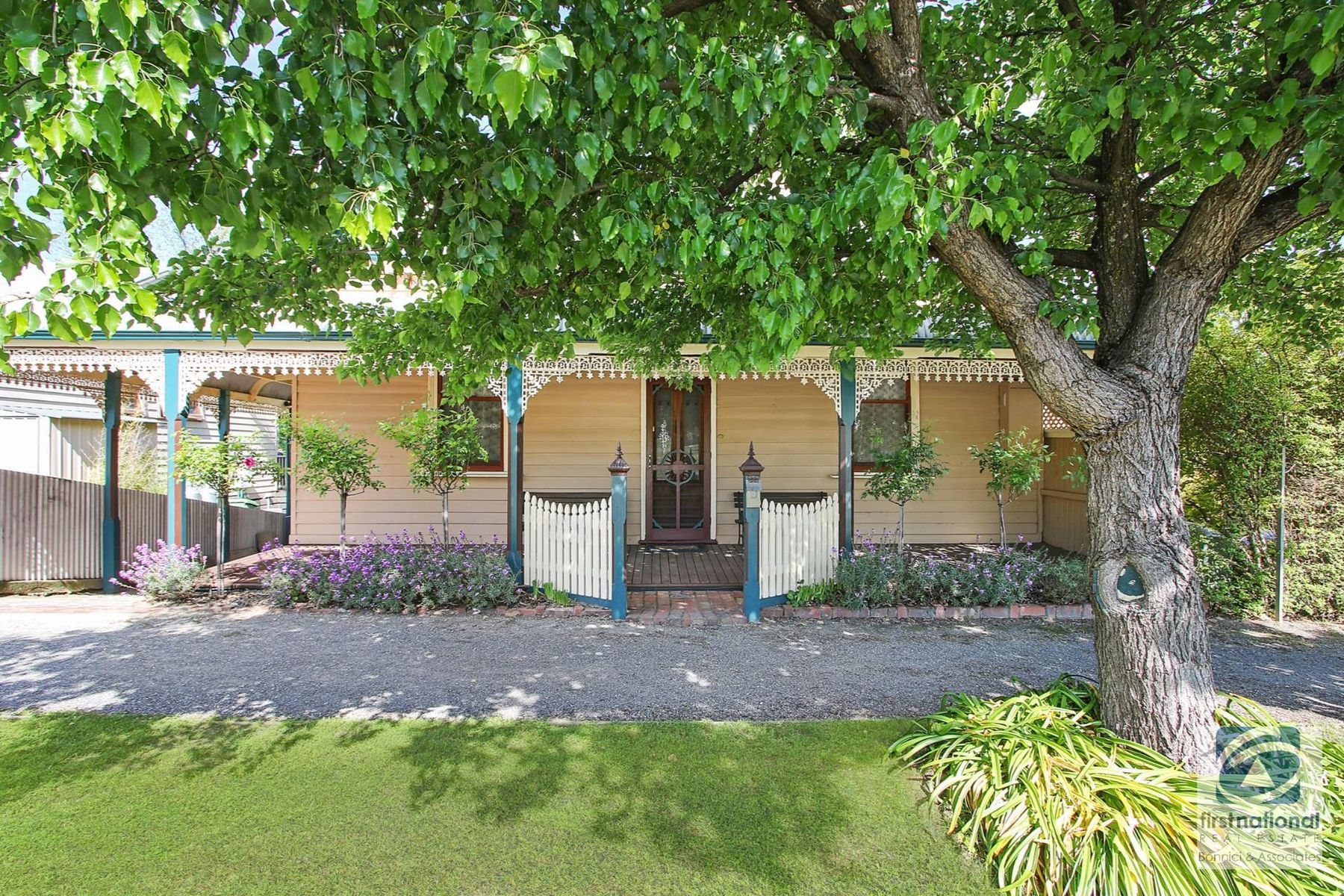 68 High Street, Beechworth VIC 3747