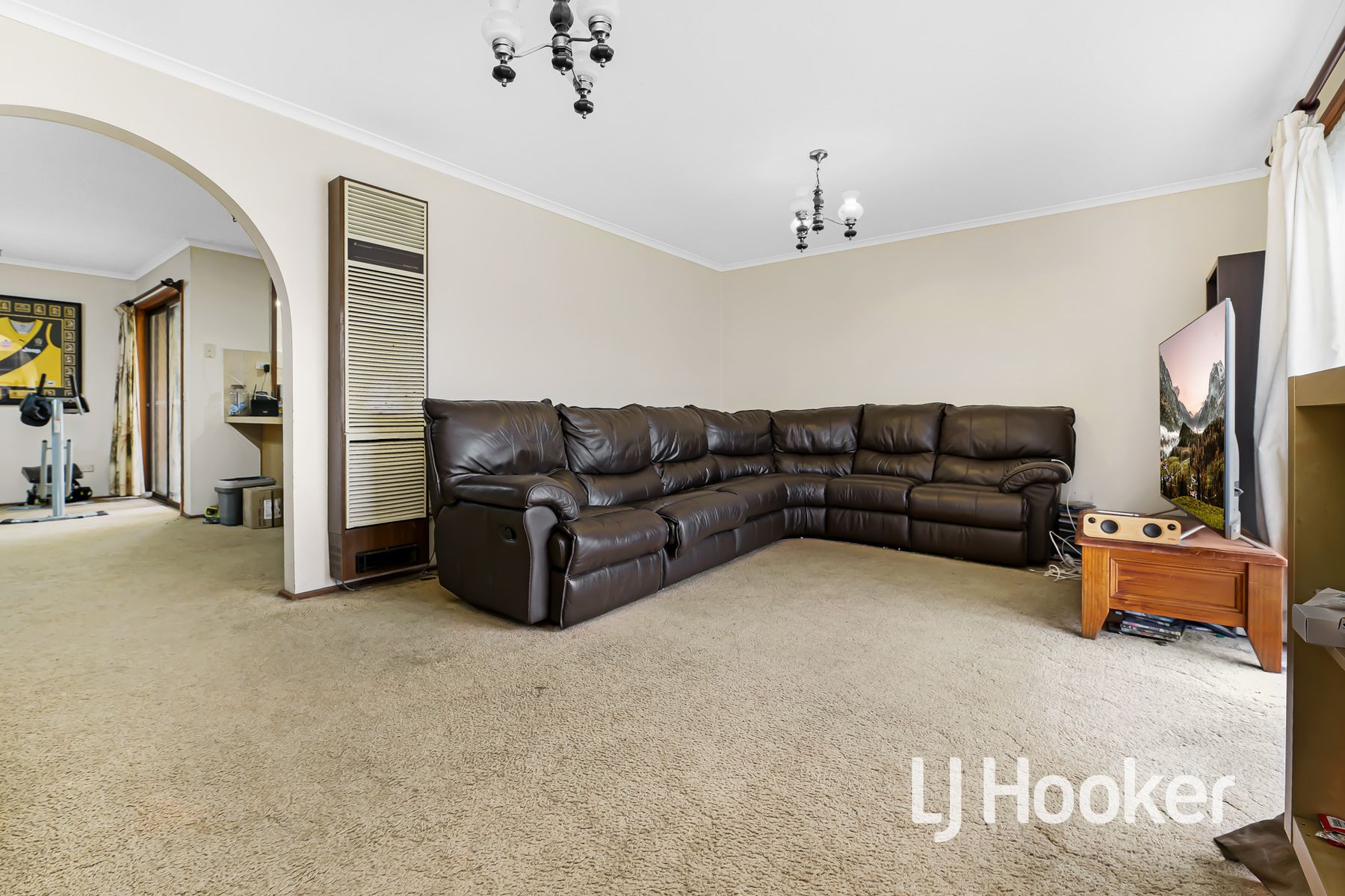 16 Hardy Court, Berwick VIC 3806, Berwick - Thumbnail 2
