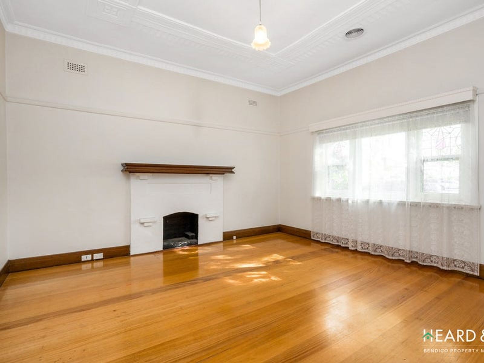 4 Burr Street, Bendigo VIC 3550, Bendigo - Thumbnail 2