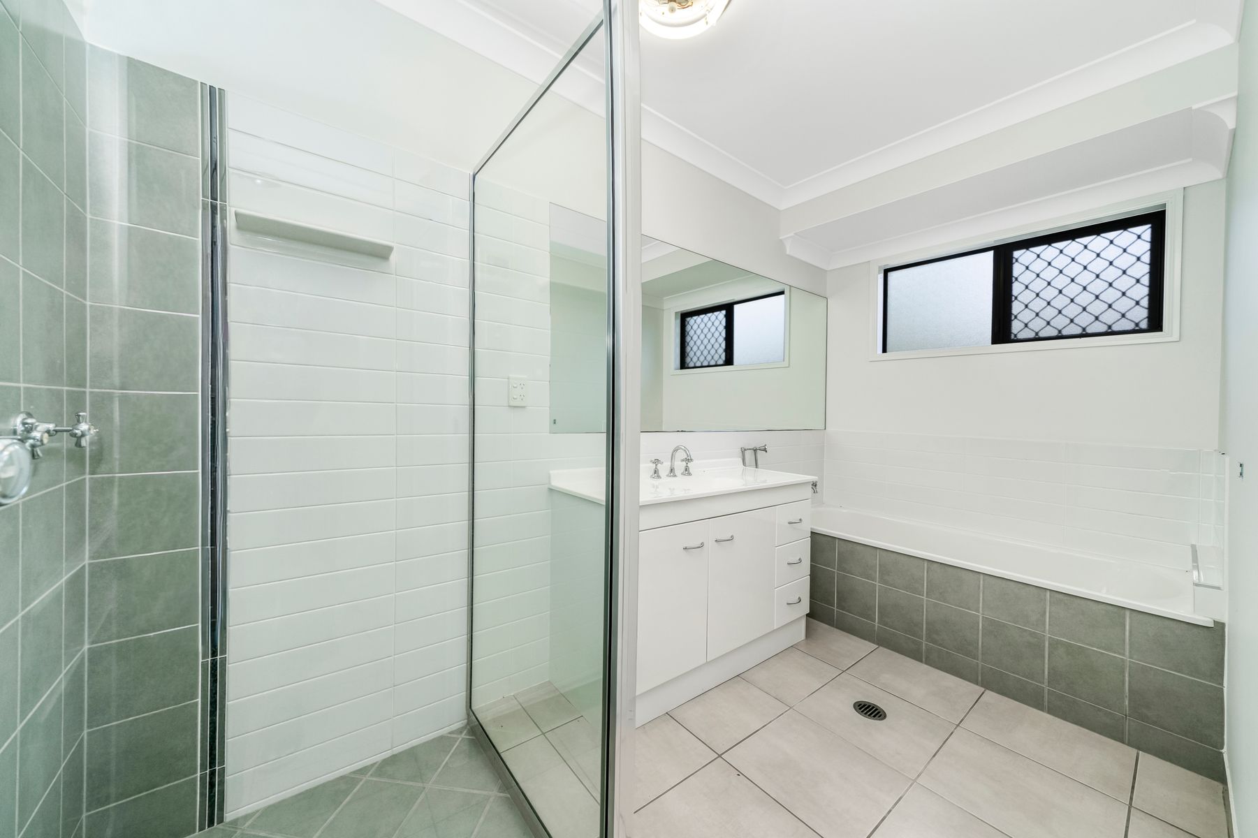 38 DUNLOP STREET, Kelso QLD 4815, Kelso - Thumbnail 7