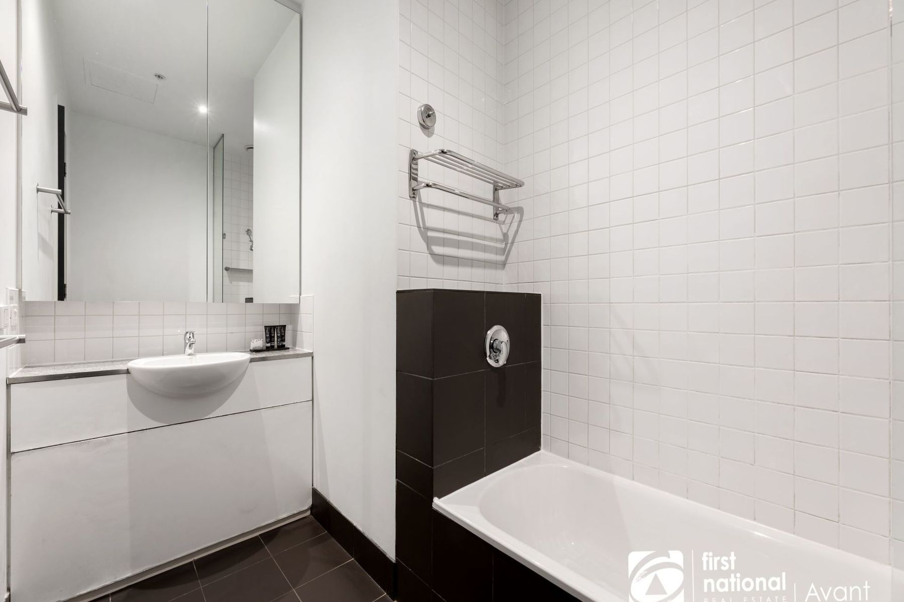 2/18 George Street, Reservoir VIC 3073, Reservoir - Thumbnail 7
