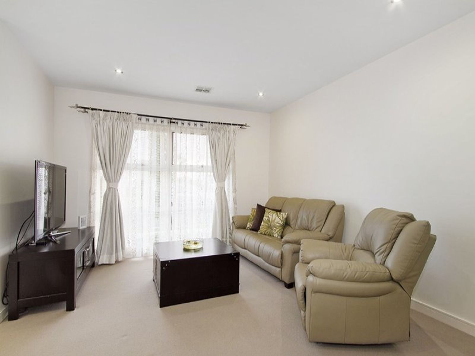 15 Paragon Way, Waterways, VIC 3195, Waterways - Thumbnail 4