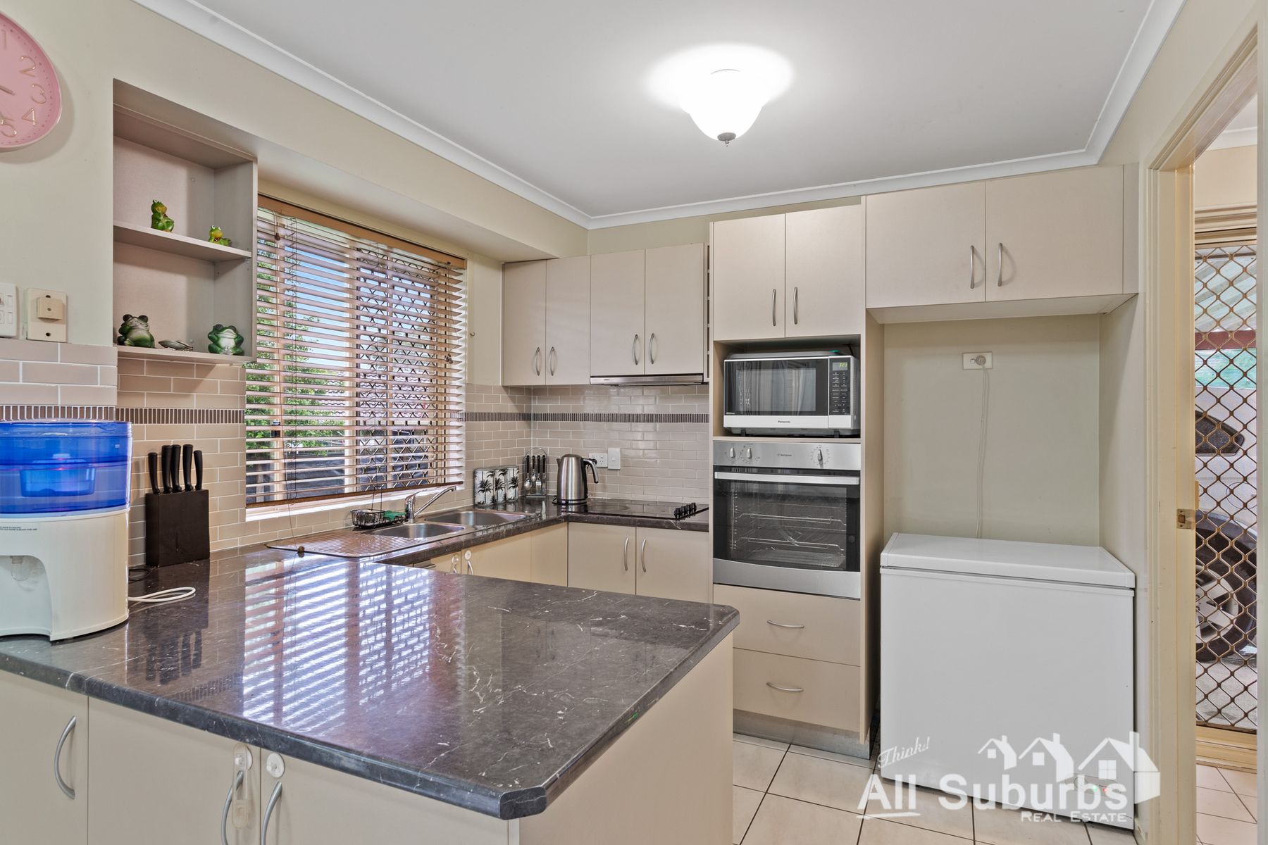 8 Stacey Court, Crestmead QLD 4132, Crestmead - Thumbnail 4