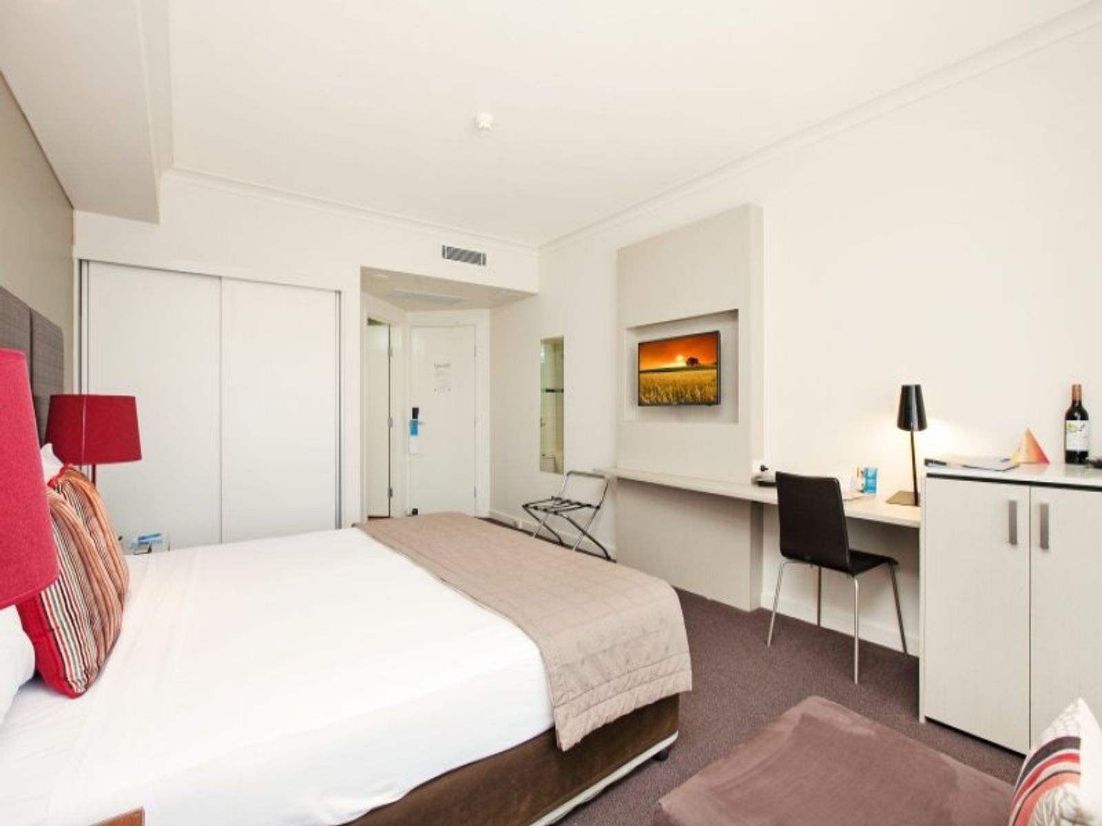 401 & 402/90 Esplanade, Darwin City NT 0800, Darwin City - Thumbnail 2