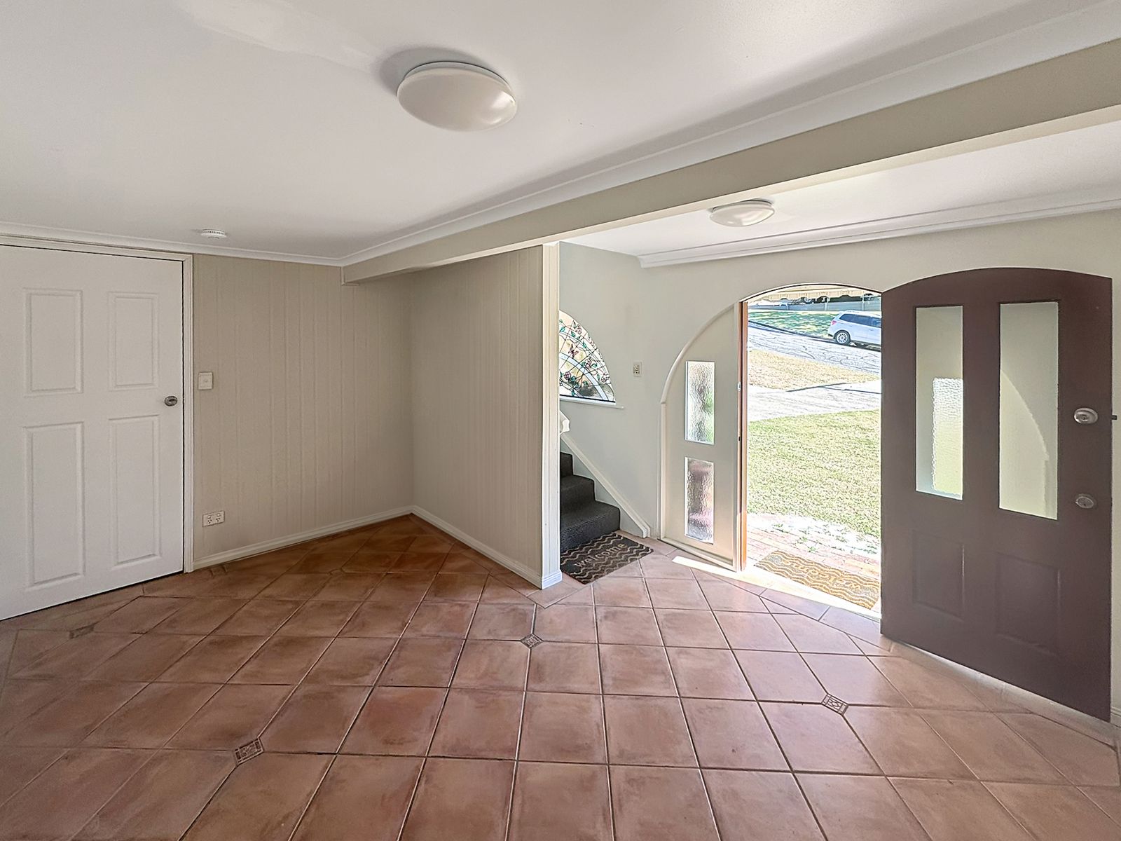 6 Barkala Close, West Gladstone Qld 4680 - Thumbnail 4