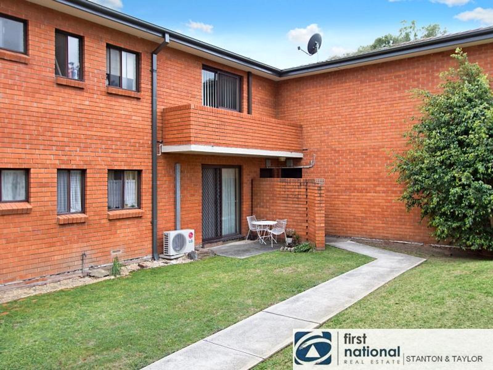 4/8 DENT Street, Jamisontown - Thumbnail 2