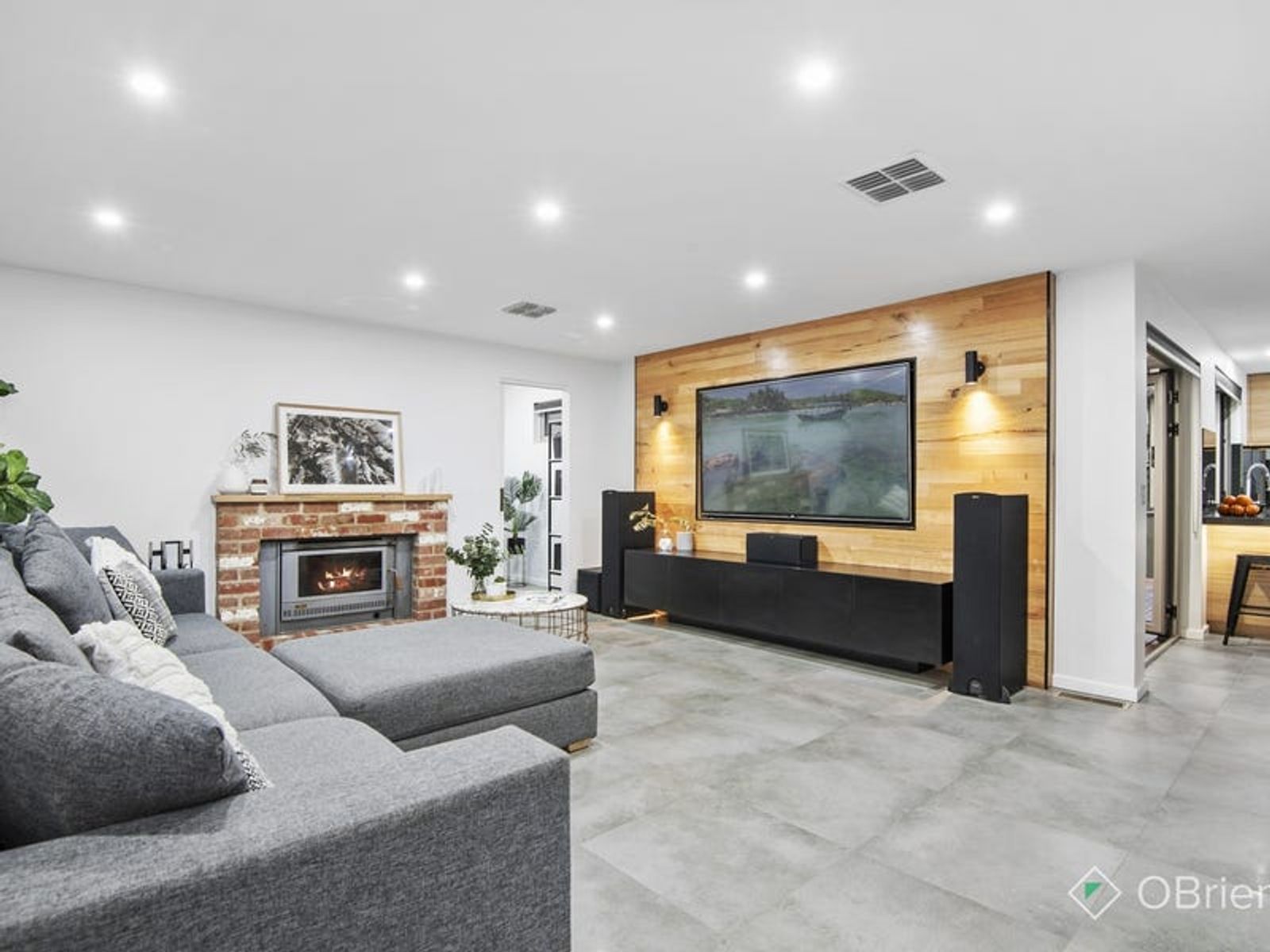 8 Hardman Court, Endeavour Hills, VIC 3802, Endeavour Hills - Thumbnail 2