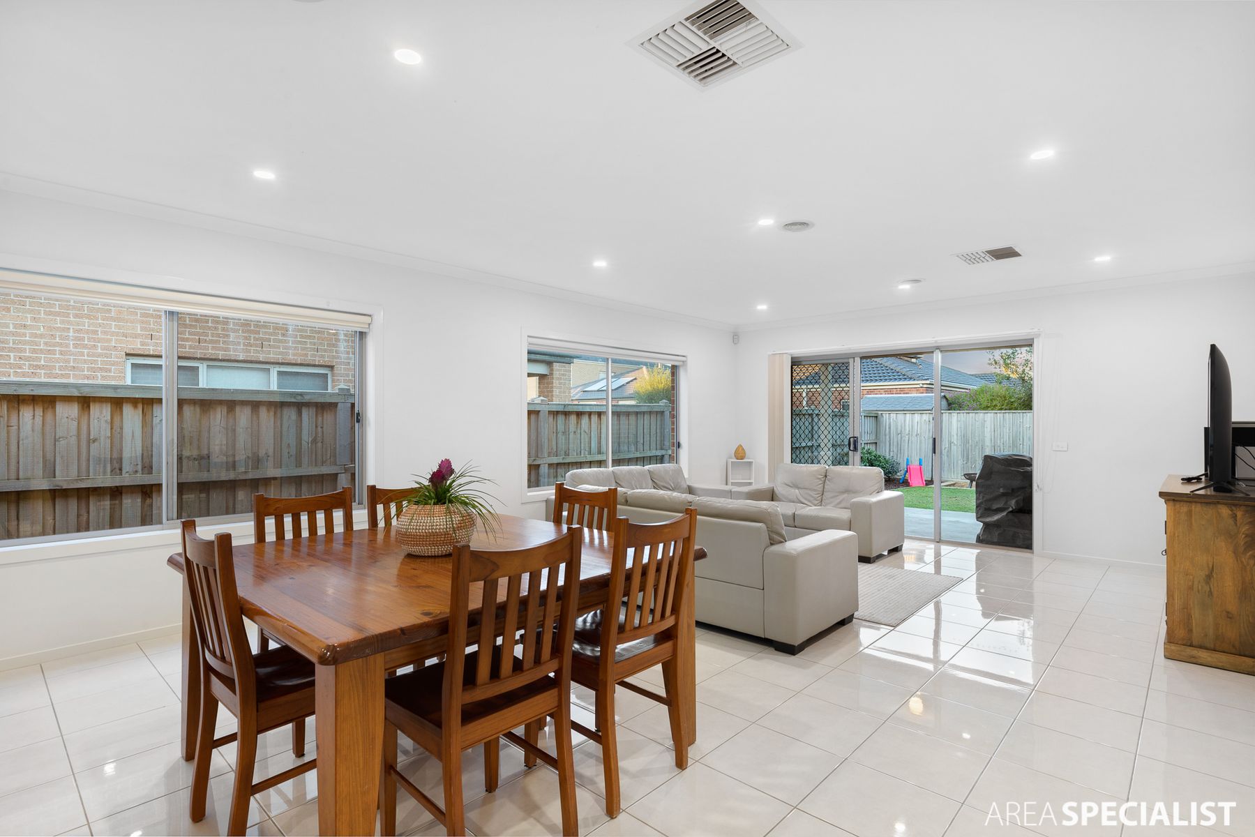 45 Baycrest Drive, Point Cook, VIC 3030, Point Cook - Thumbnail 7