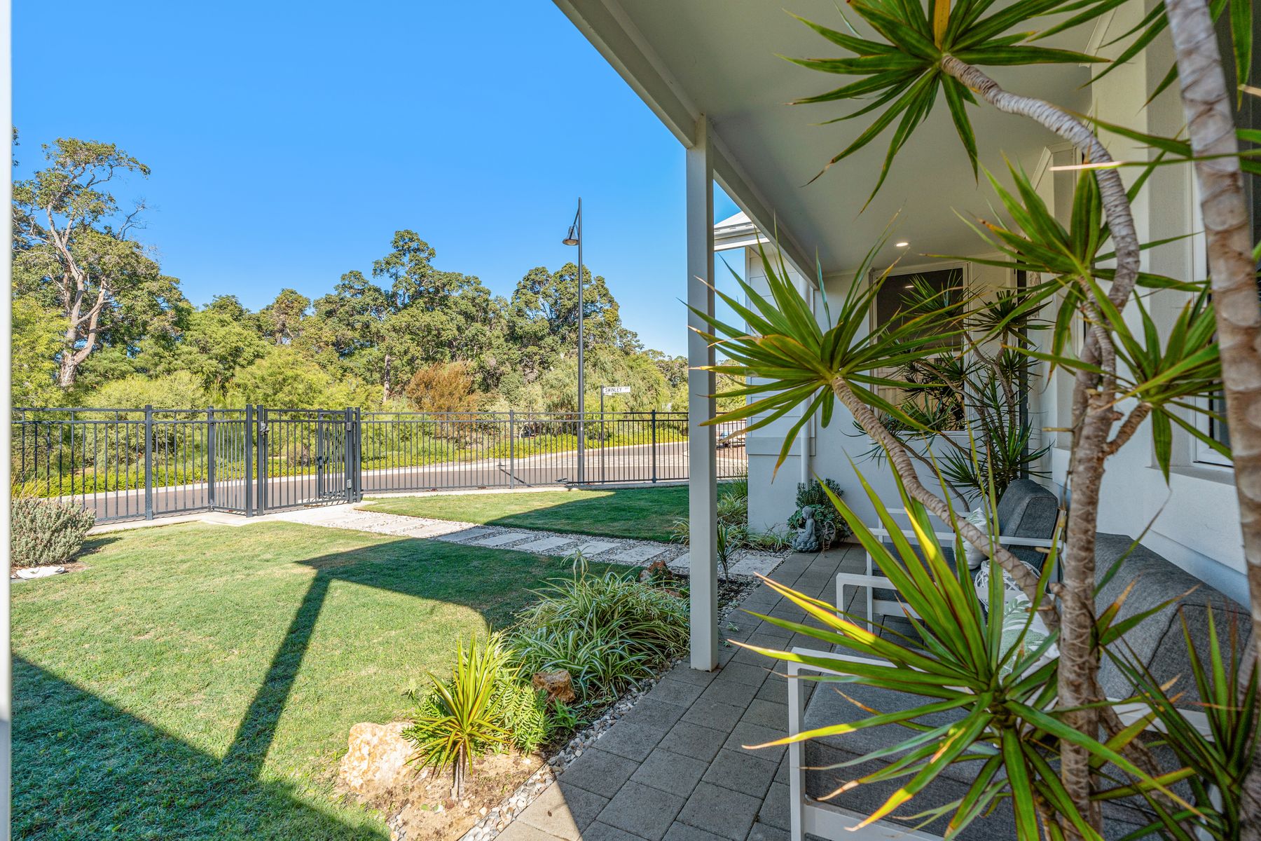 23 Swinley Approach Dunsborough   21
