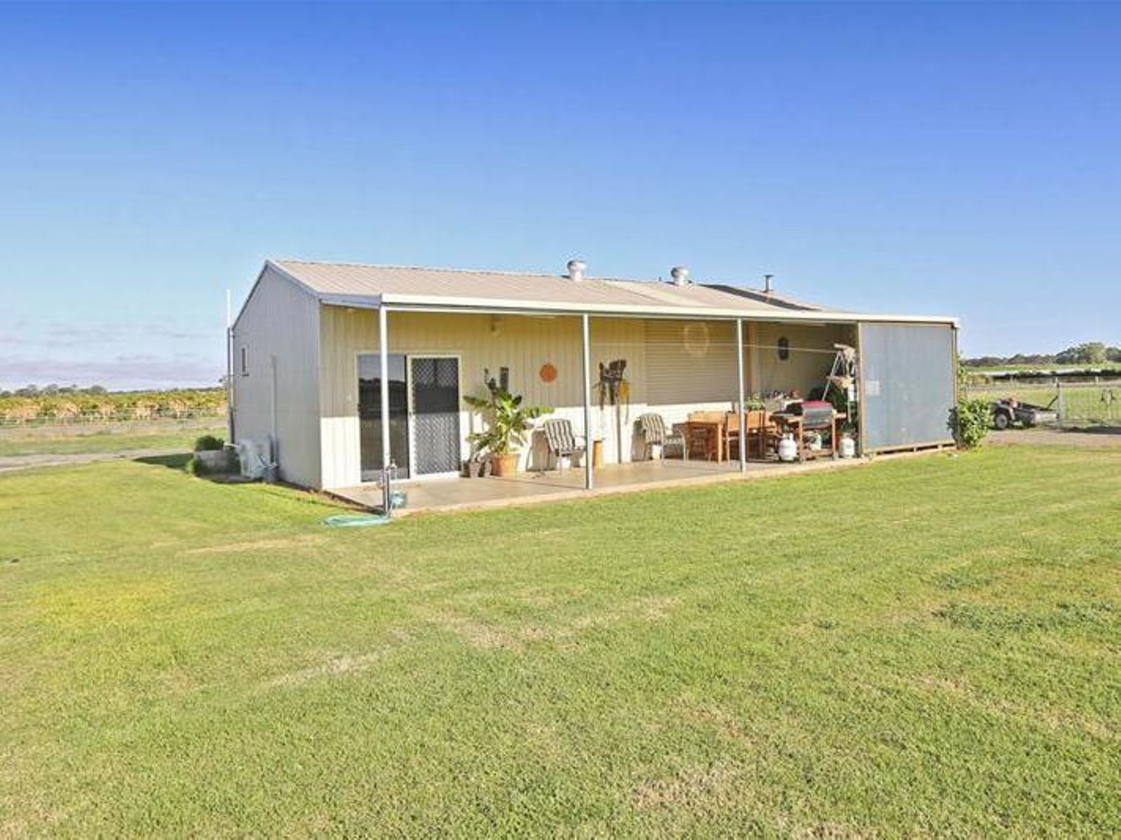 221 Cowanna Avenue, Merbein South - Thumbnail 2