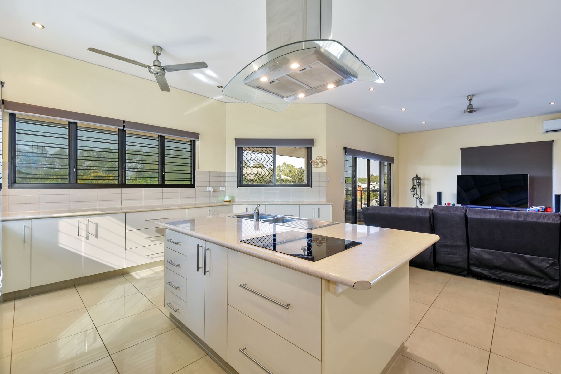 33 Hedley Place, Durack NT 0830, Durack - Thumbnail 2