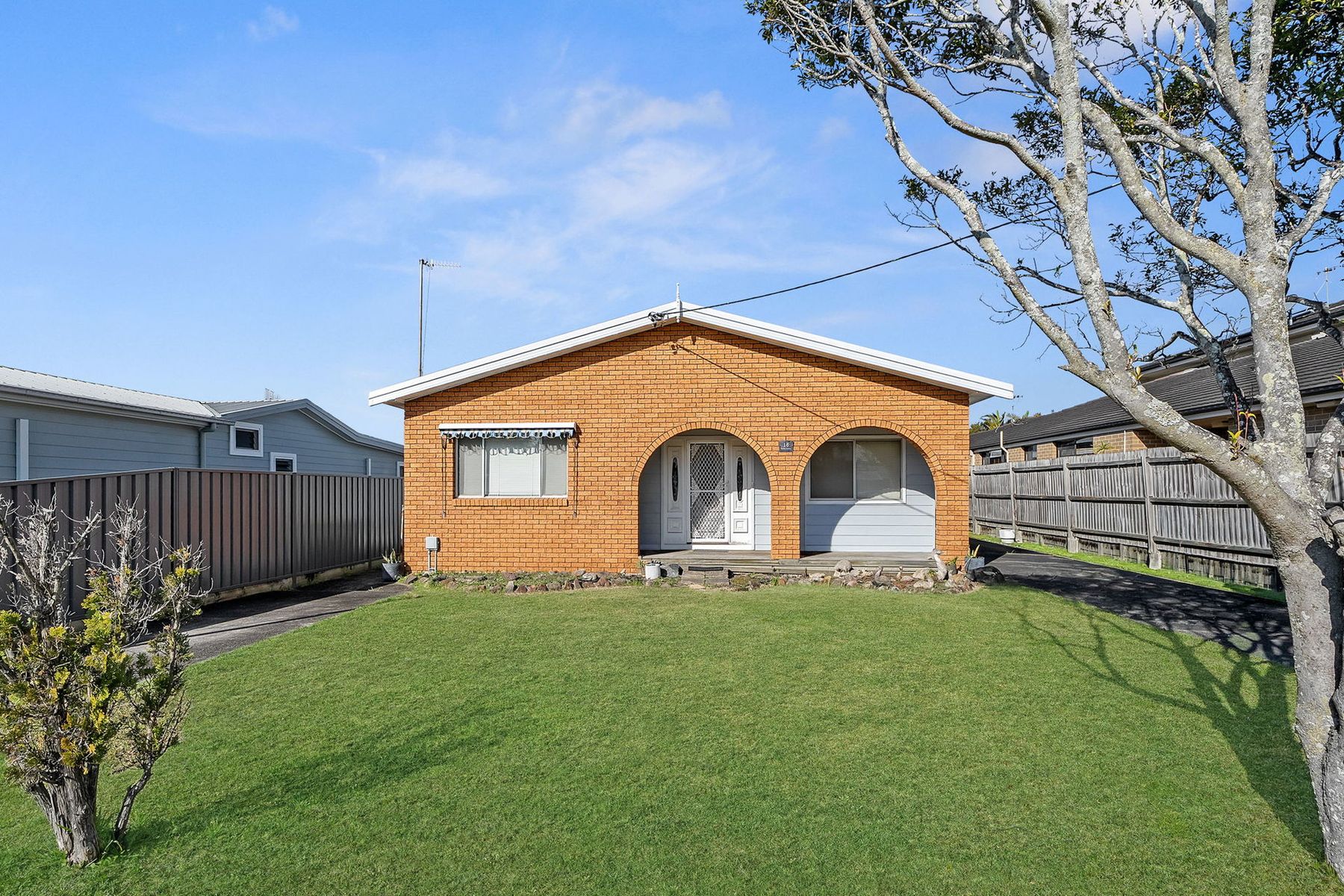 16 Norton Avenue, Killarney Vale - Image 1