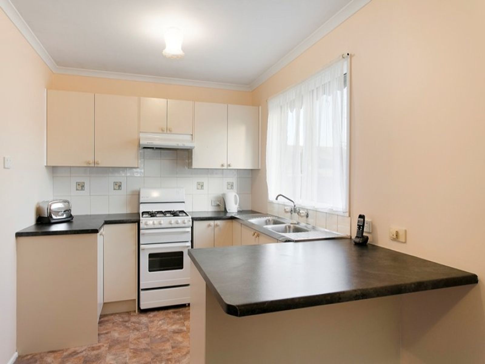 2/82 Fraser Avenue, Edithvale, VIC 3196, Edithvale - Thumbnail 2