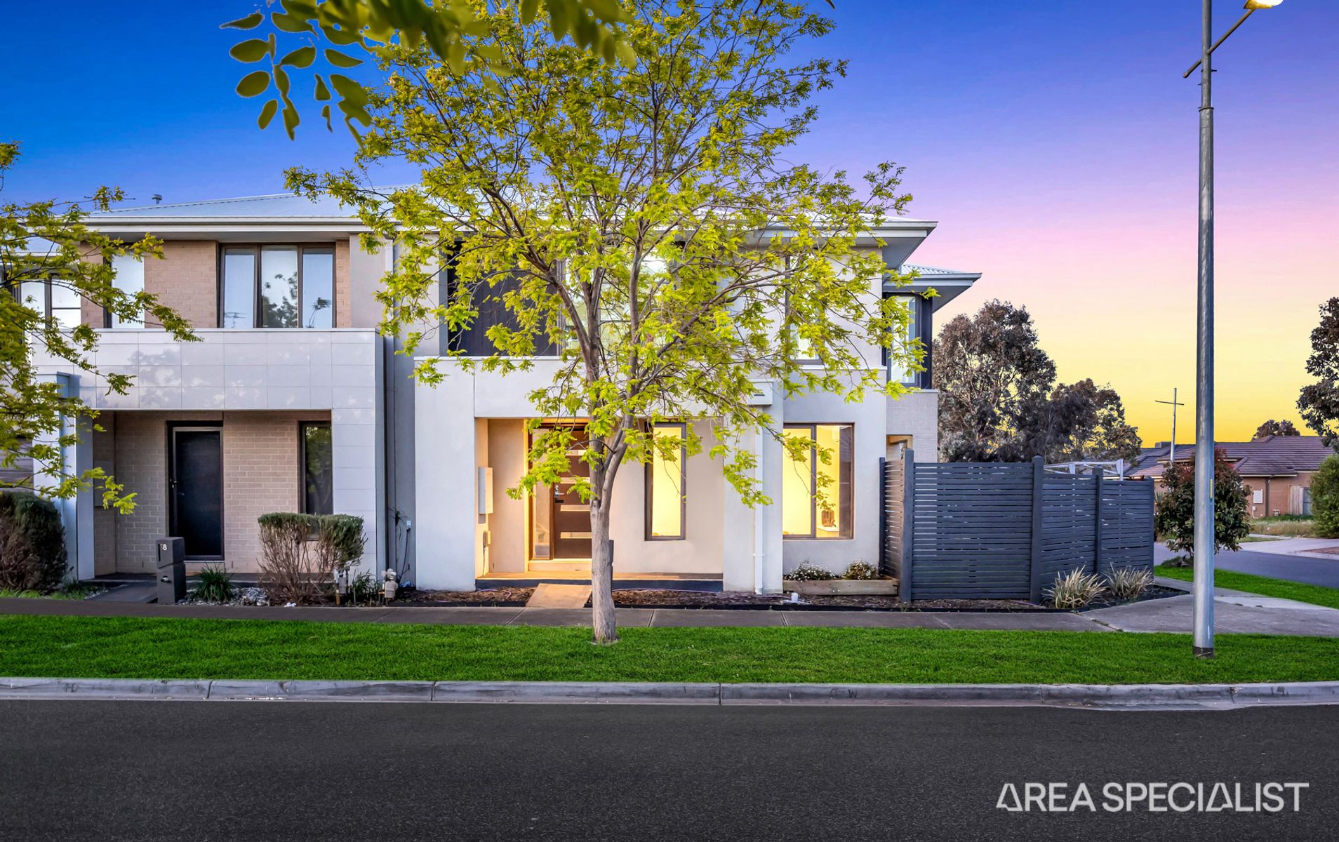 16 Mathoura Avenue, Werribee, VIC 3030, Werribee - Thumbnail 2