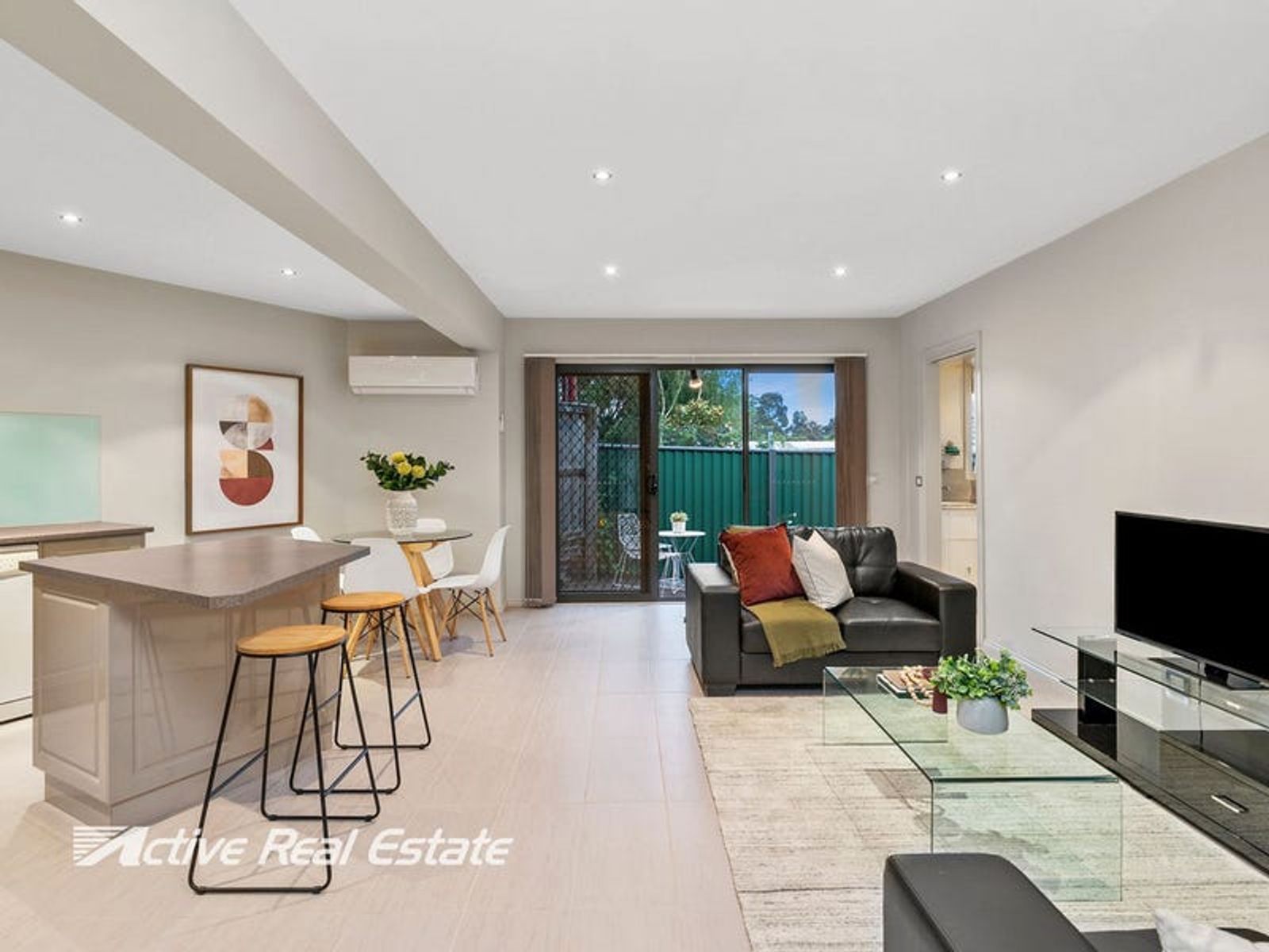 63 Elizabeth Street, Cranbourne North, VIC 3977, Cranbourne North - Thumbnail 7