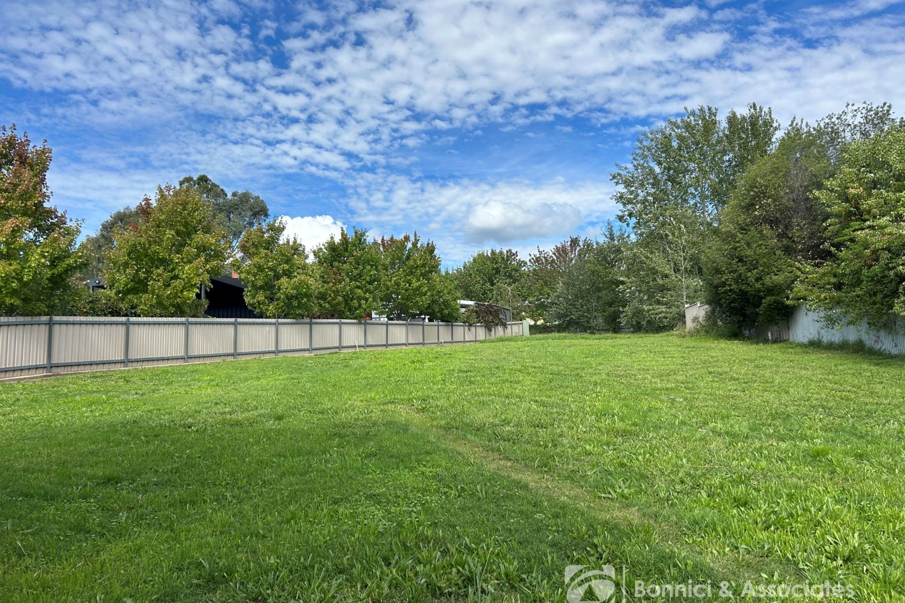 4 Lower Stanley Road, Beechworth VIC 3747, Beechworth - Thumbnail 2