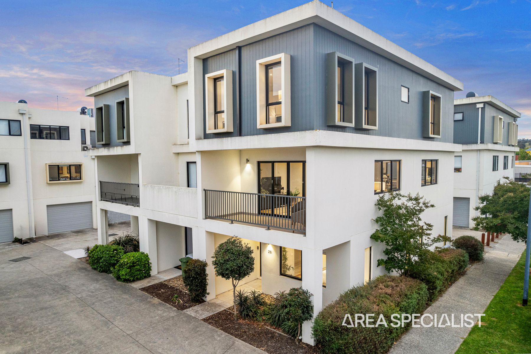 26/17 Edgeware Close, Pakenham, VIC 3810, Pakenham - Thumbnail 2
