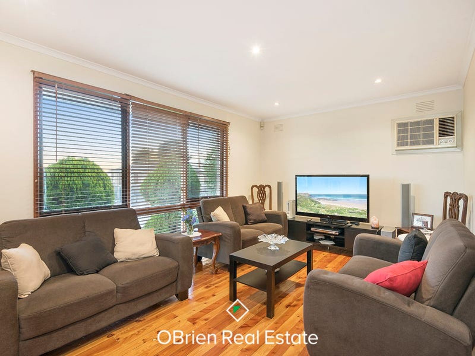 10 John Edgcumbe Way, Endeavour Hills, VIC 3802, Endeavour Hills - Thumbnail 2