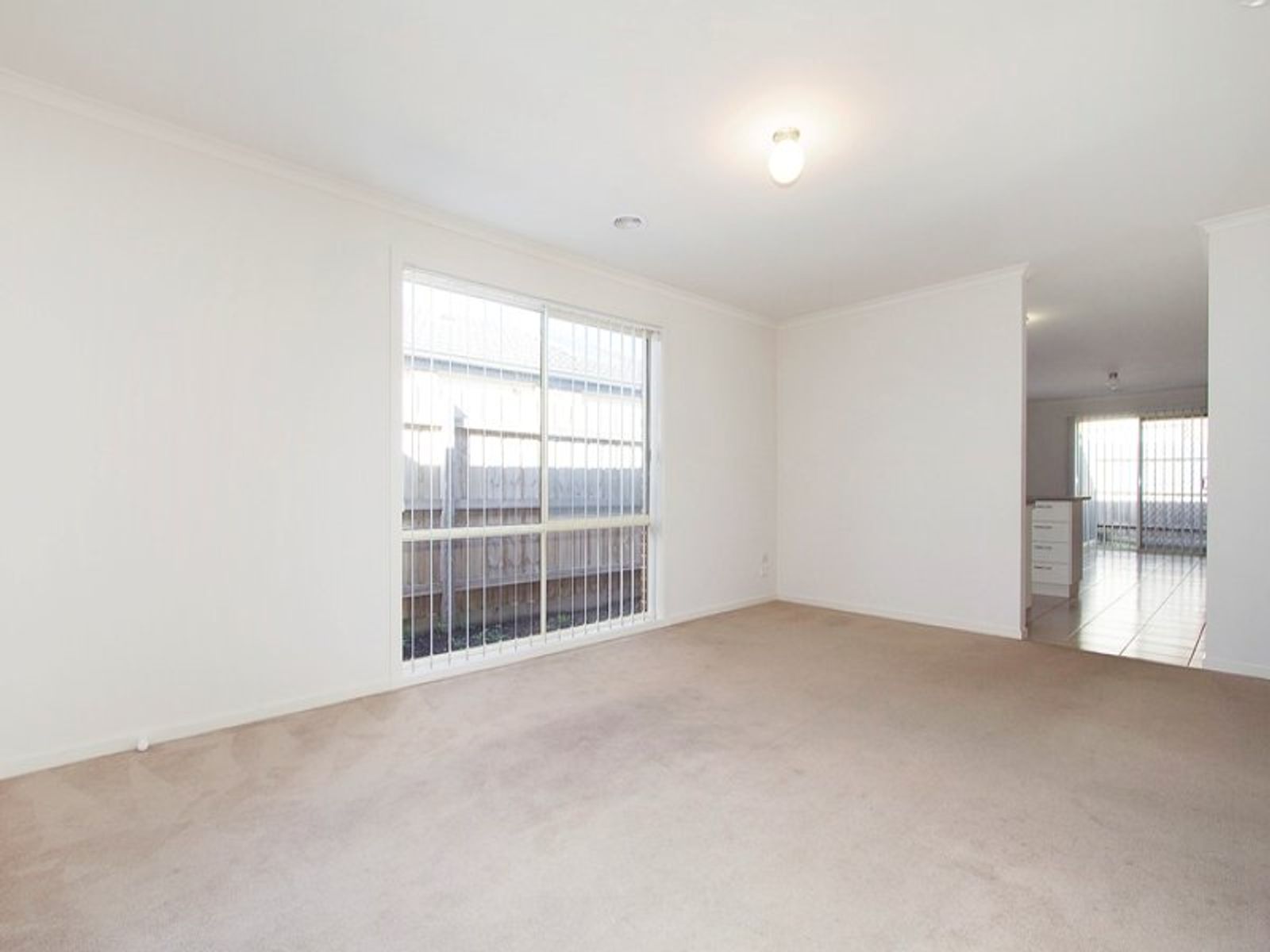 1/107, Cranbourne West - Thumbnail 7