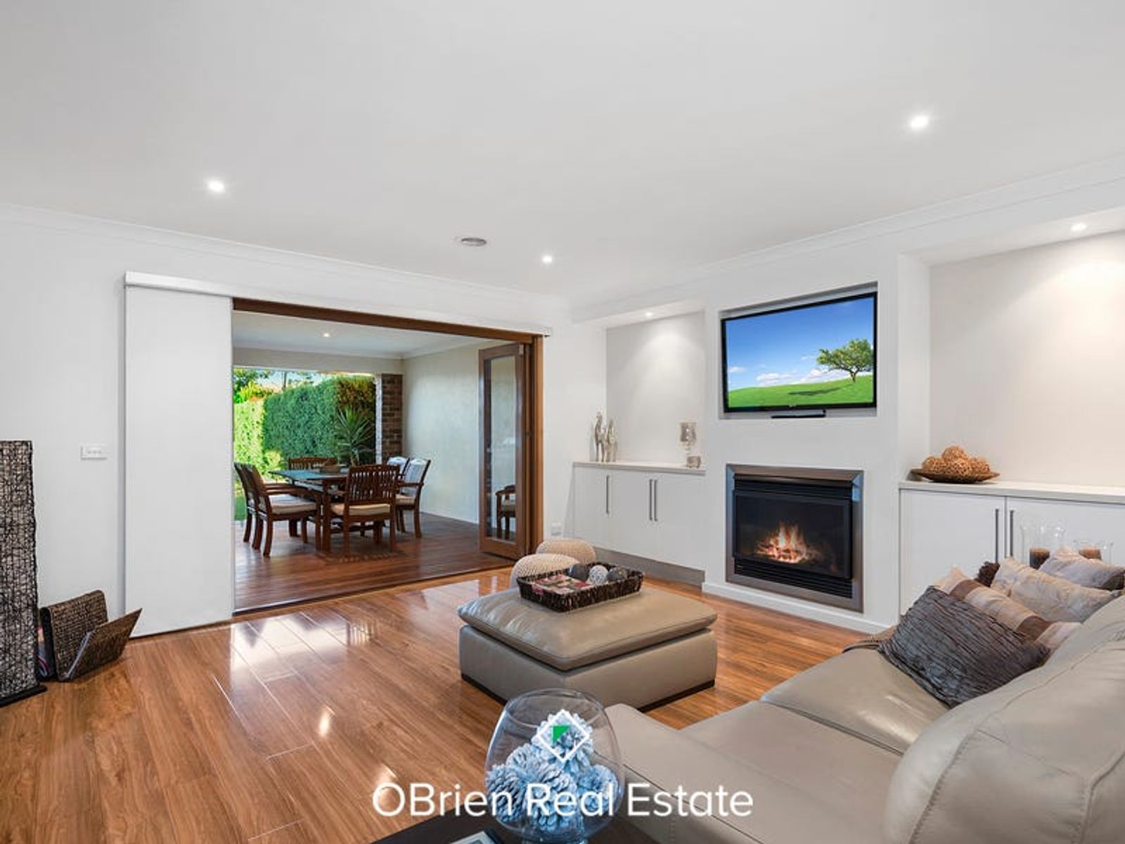 92 Gleneagles Drive, Endeavour Hills, VIC 3802, Endeavour Hills - Thumbnail 2
