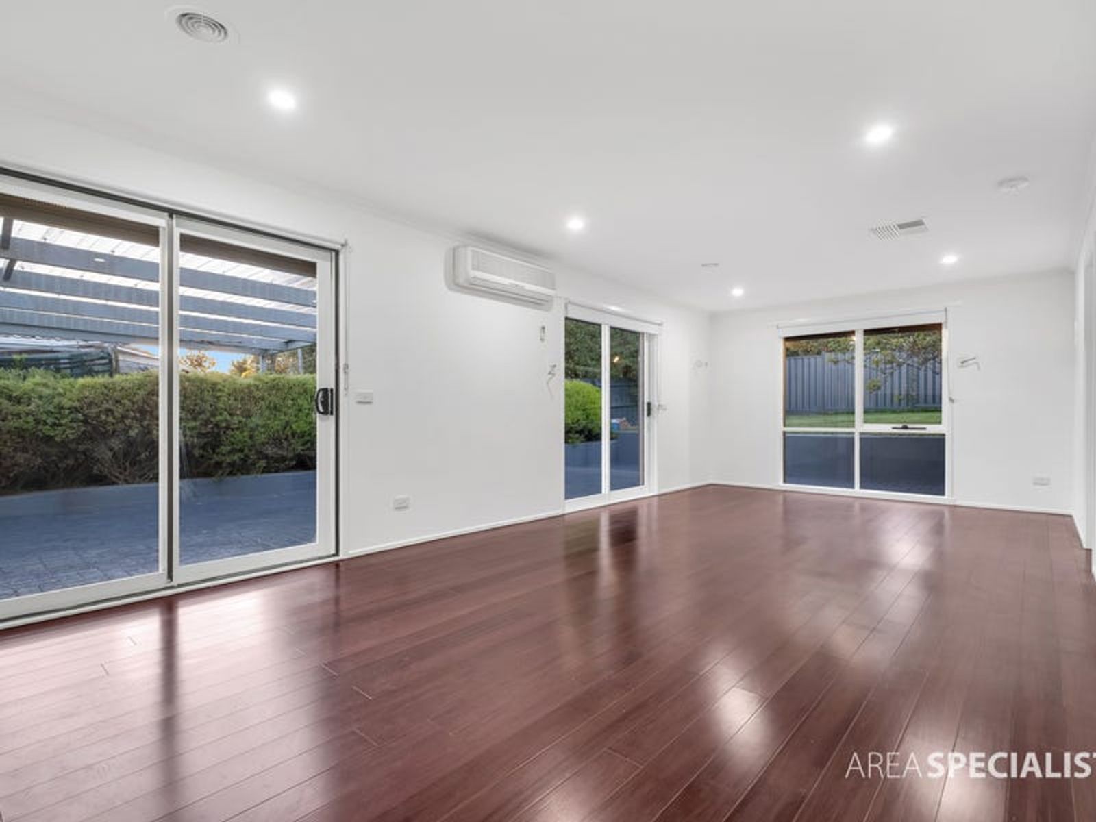 8 Ralph Crescent, Hampton Park, VIC 3976, Hampton Park - Thumbnail 4