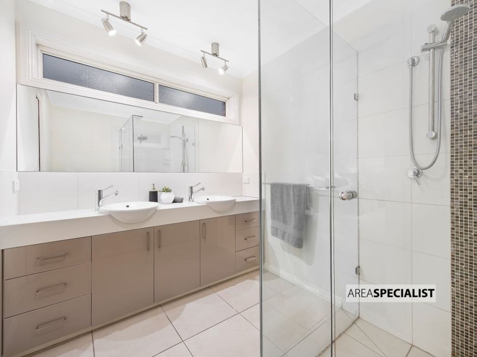 40 Ebony Street, Cranbourne, VIC 3977, Cranbourne - Thumbnail 5