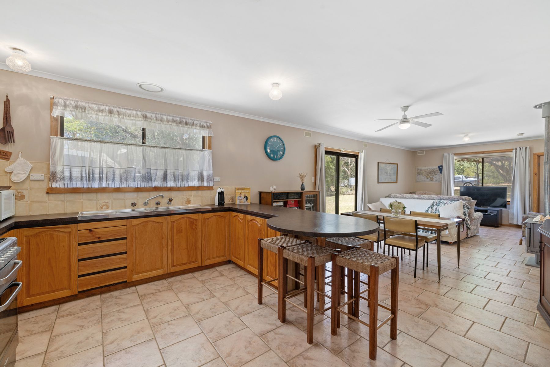 45 Manuka Street, Sandy Point VIC 3959, Sandy Point - Thumbnail 2