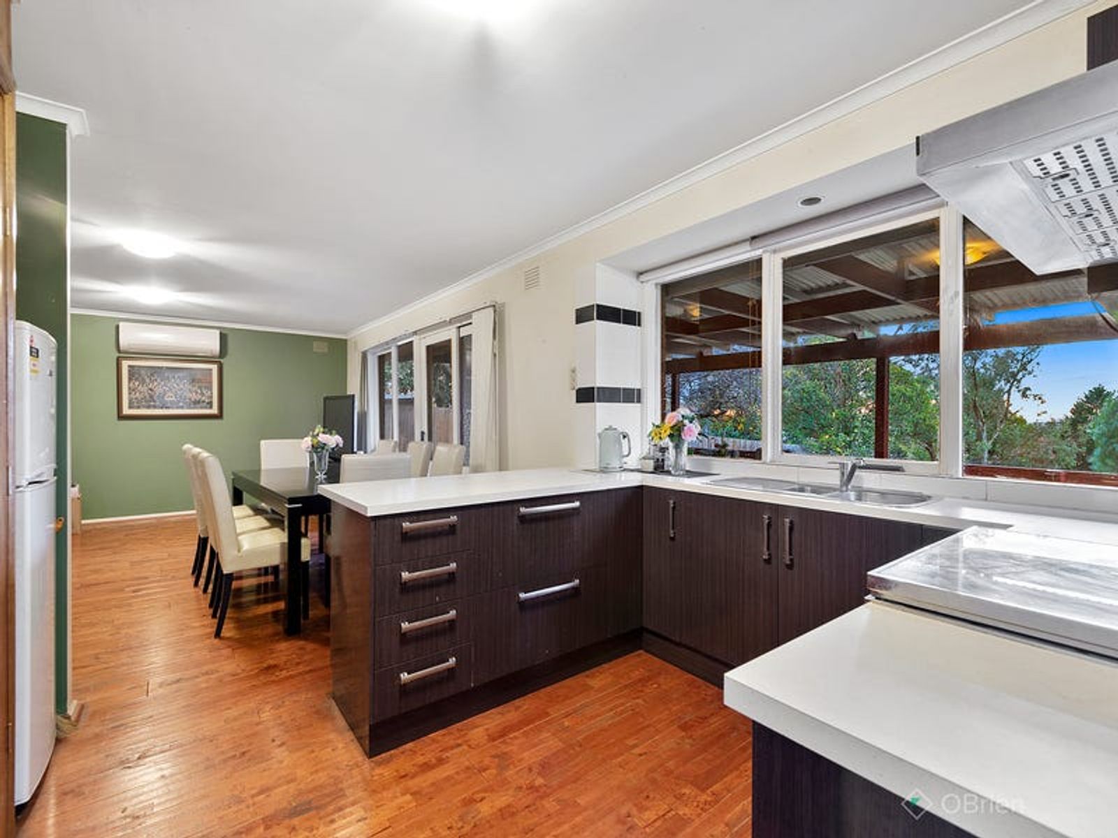 19 Monteith Crescent, Endeavour Hills, VIC 3802, Endeavour Hills - Thumbnail 2
