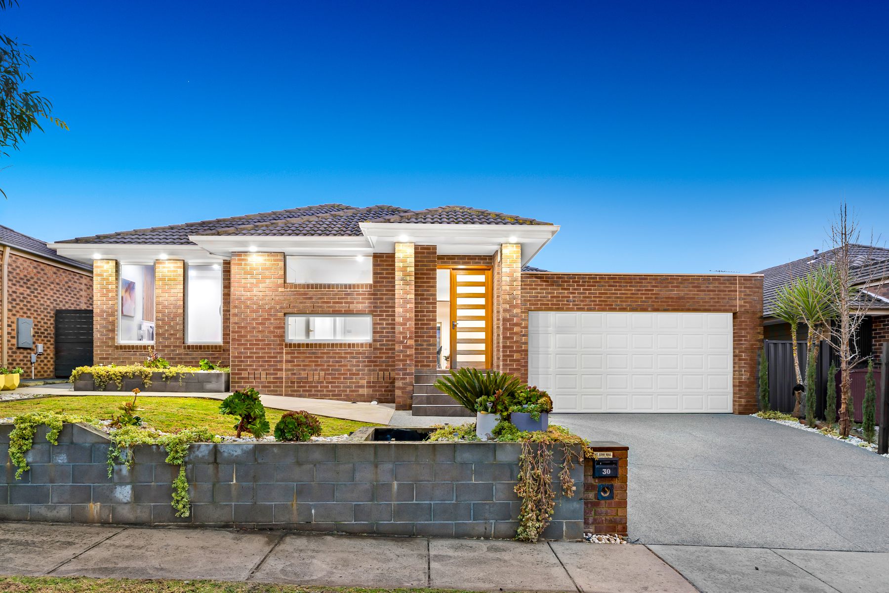 30 Sagan Drive, Cranbourne North, VIC 3977, Cranbourne North - Thumbnail 2