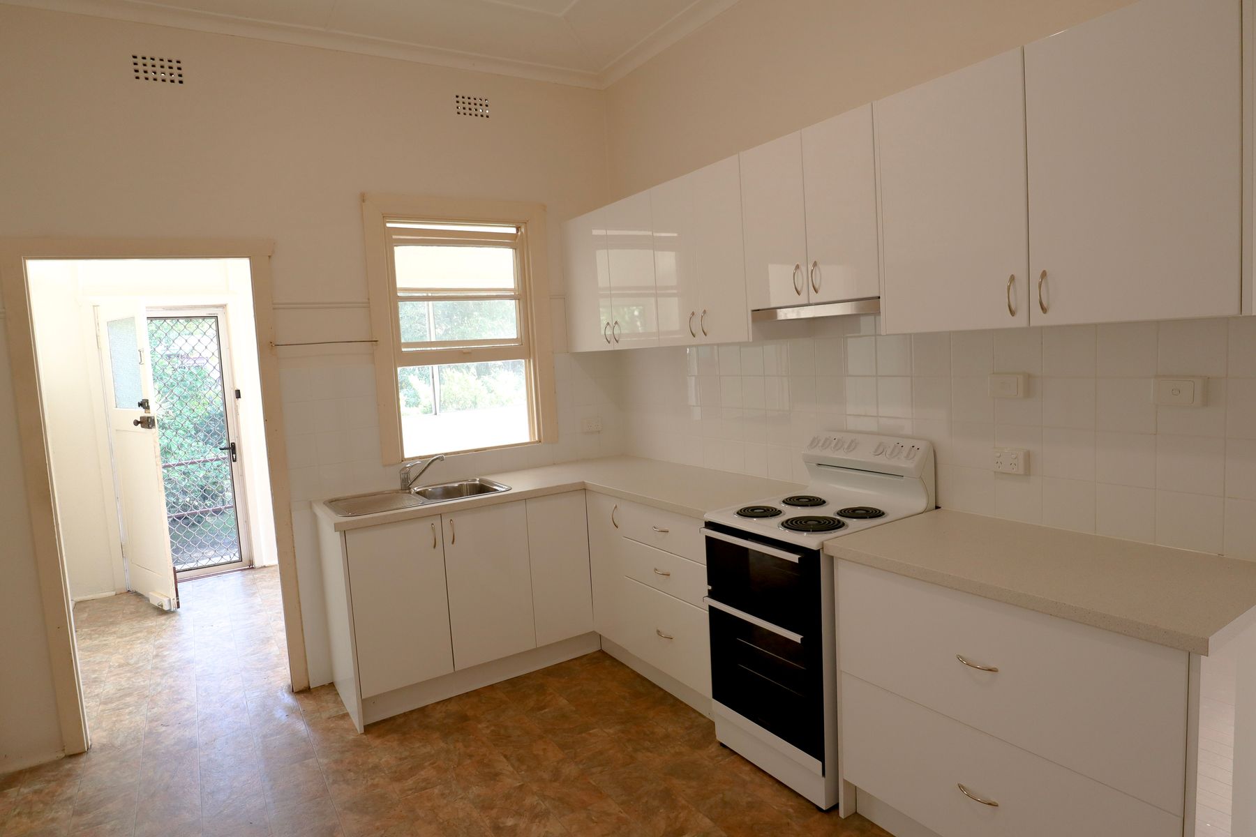 13 Ubrihien Street, Lismore NSW 2480, Lismore - Thumbnail 2