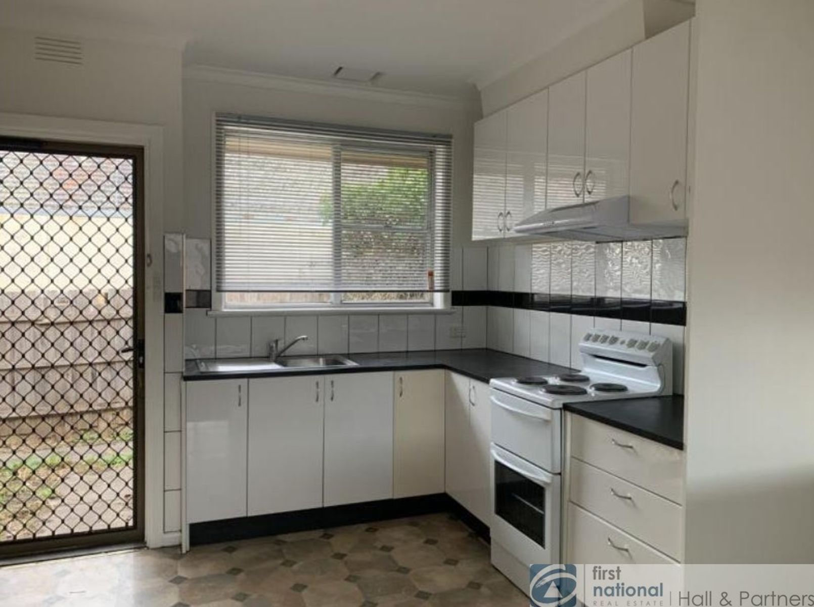 3/35 Bruce Street, Dandenong VIC 3175, Dandenong - Thumbnail 3
