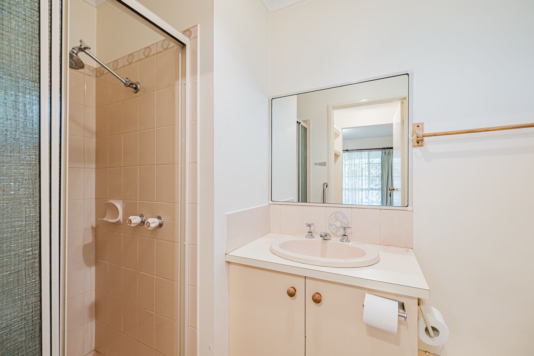 016 Open2view ID948221 24 Graham Street