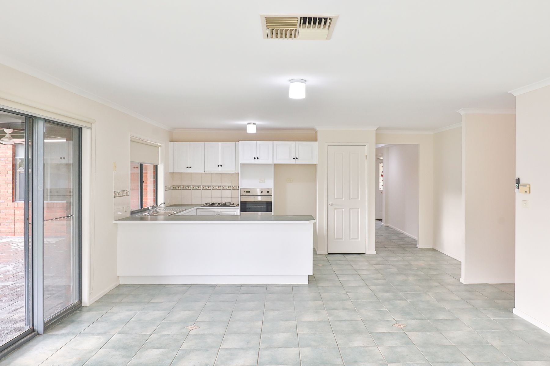 23 Etherington Drive, Mildura - Thumbnail 7
