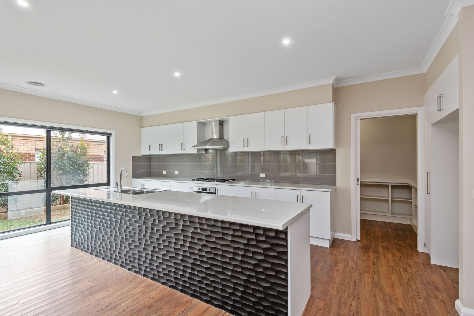 6 Cumberland Terrace, Strathfieldsaye, VIC 3551, Strathfieldsaye - Thumbnail 2