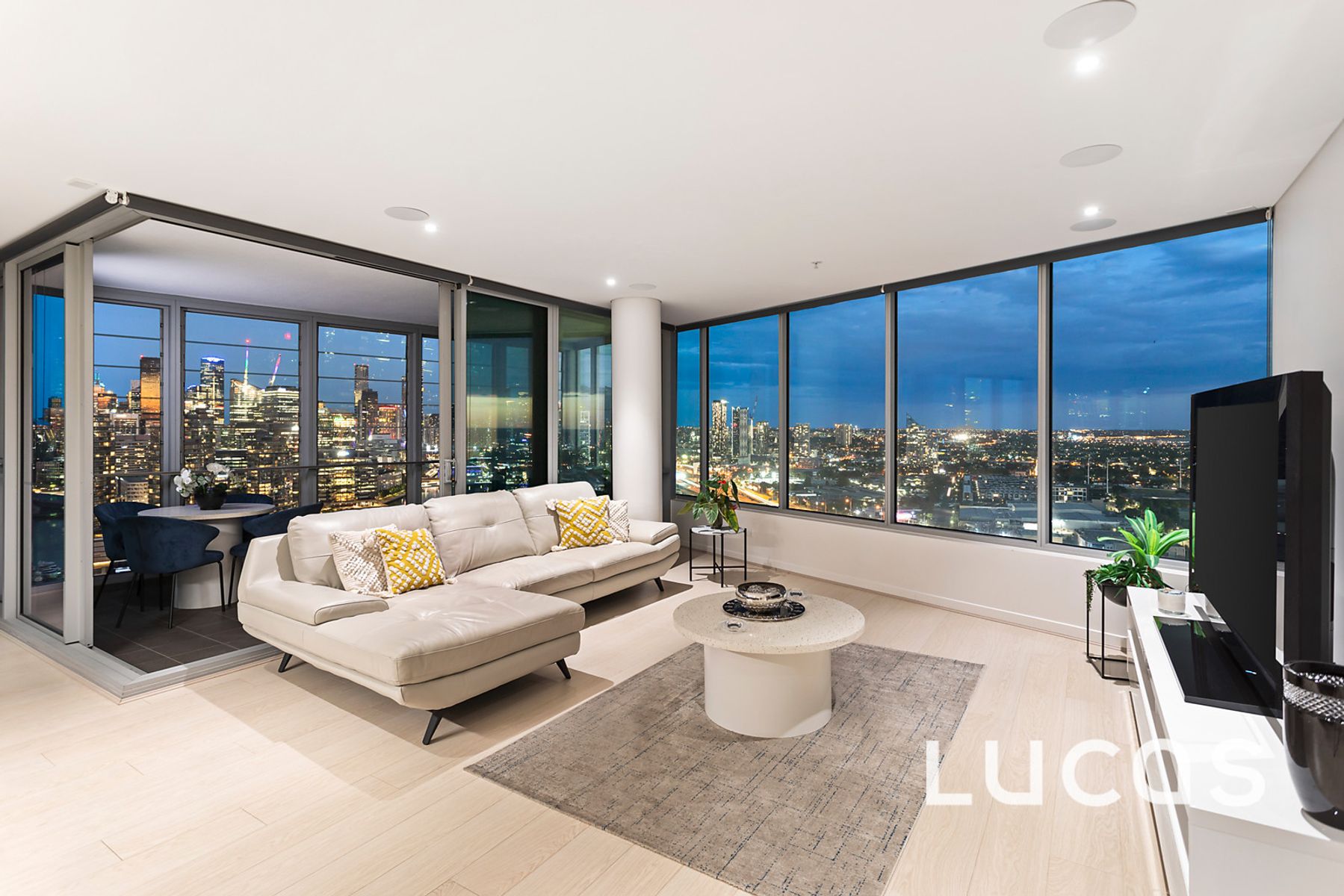 2905/81 South Wharf Drive, DOCKLANDS