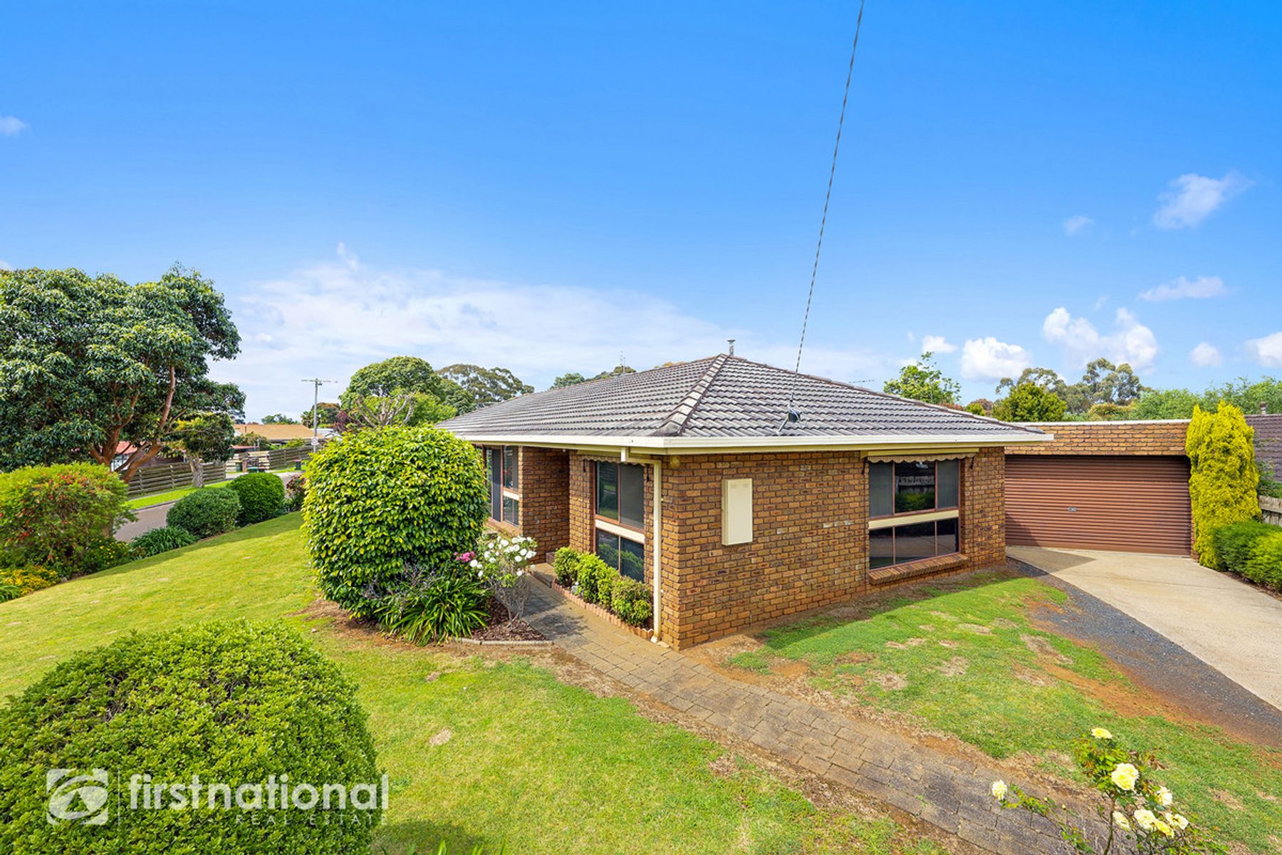 13 Archibald Crescent, Warragul, VIC 3820, Warragul - Thumbnail 2