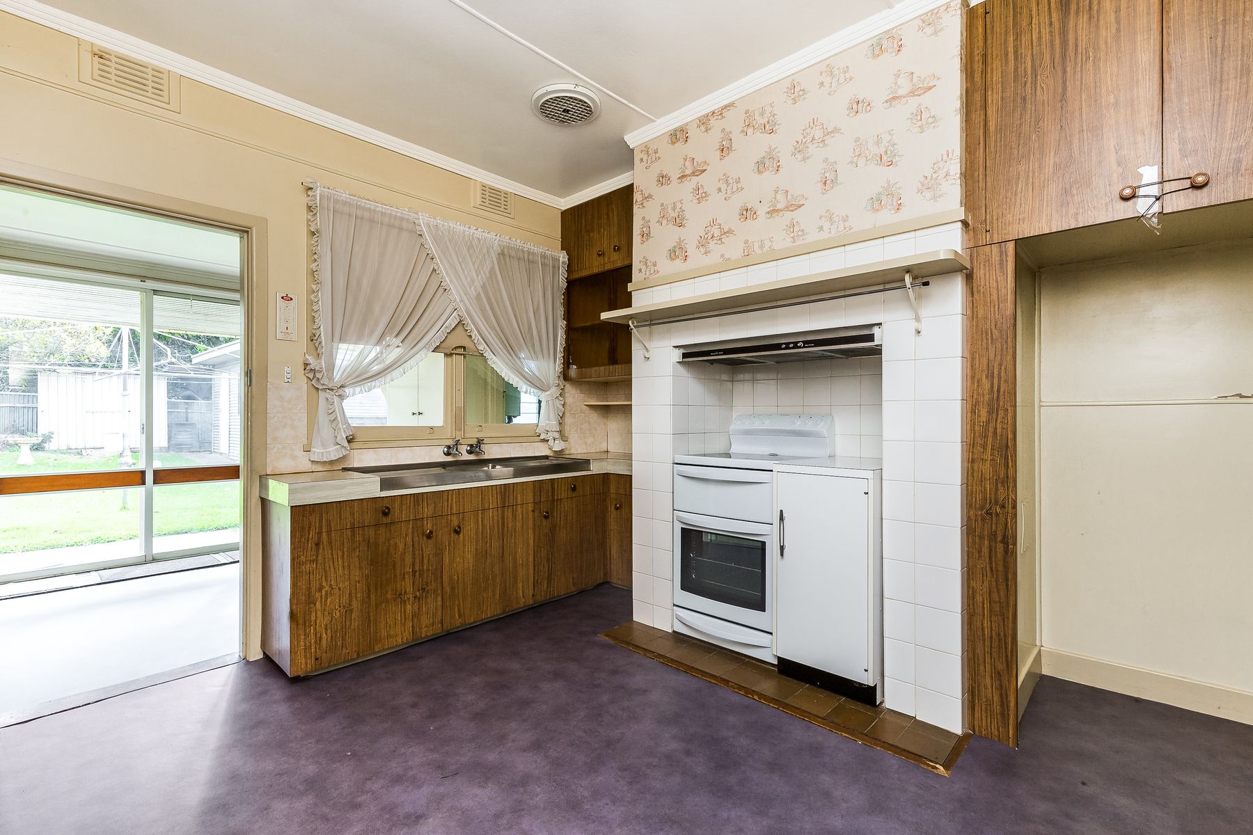 29 Hayes Street, Ironbark, VIC 3550, Ironbark - Thumbnail 2